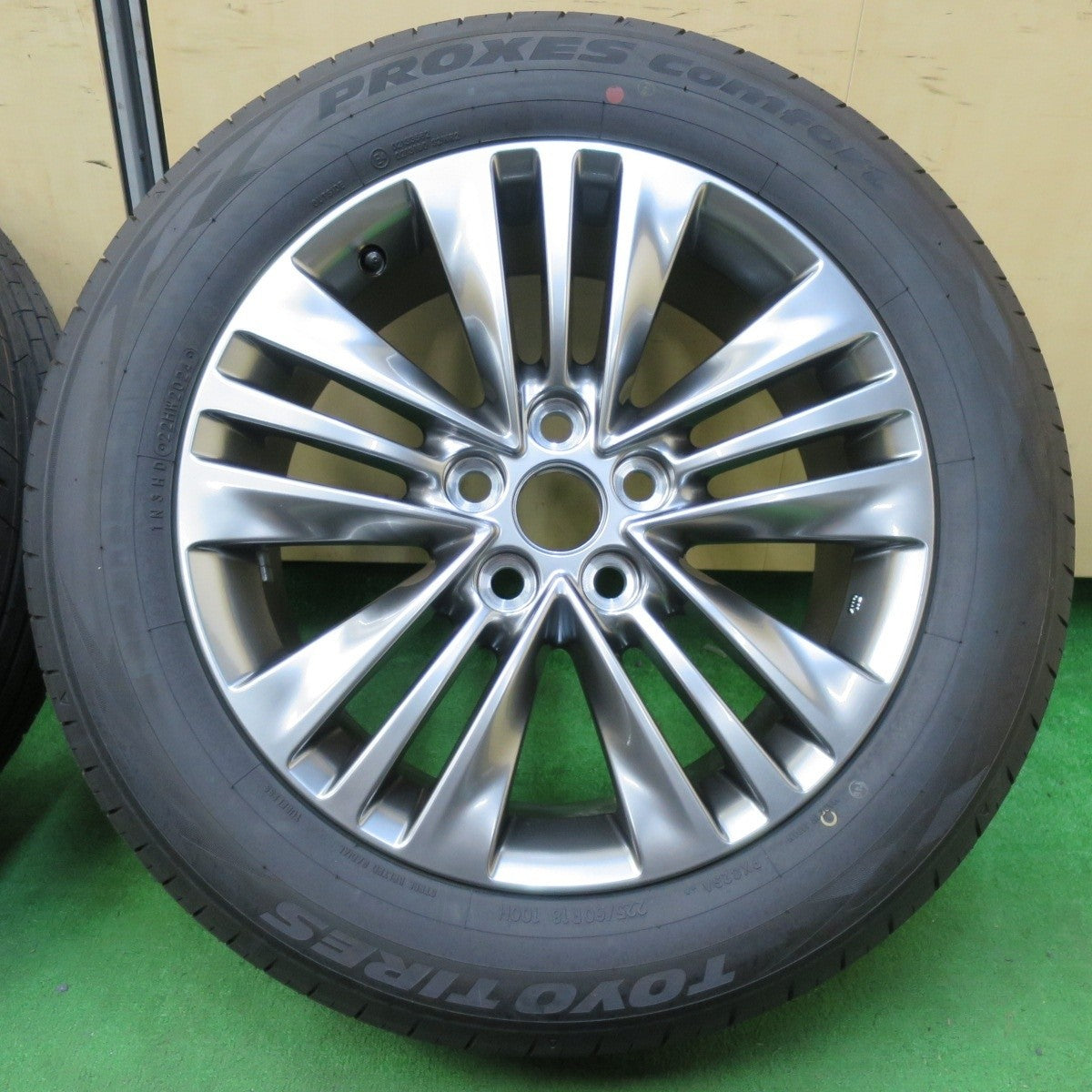 新車外し！24年★トヨタ 40系 アルファード Zグレード 純正 225/60R18 トーヨー プロクセス comfort PCD120/5H★4072001イノ