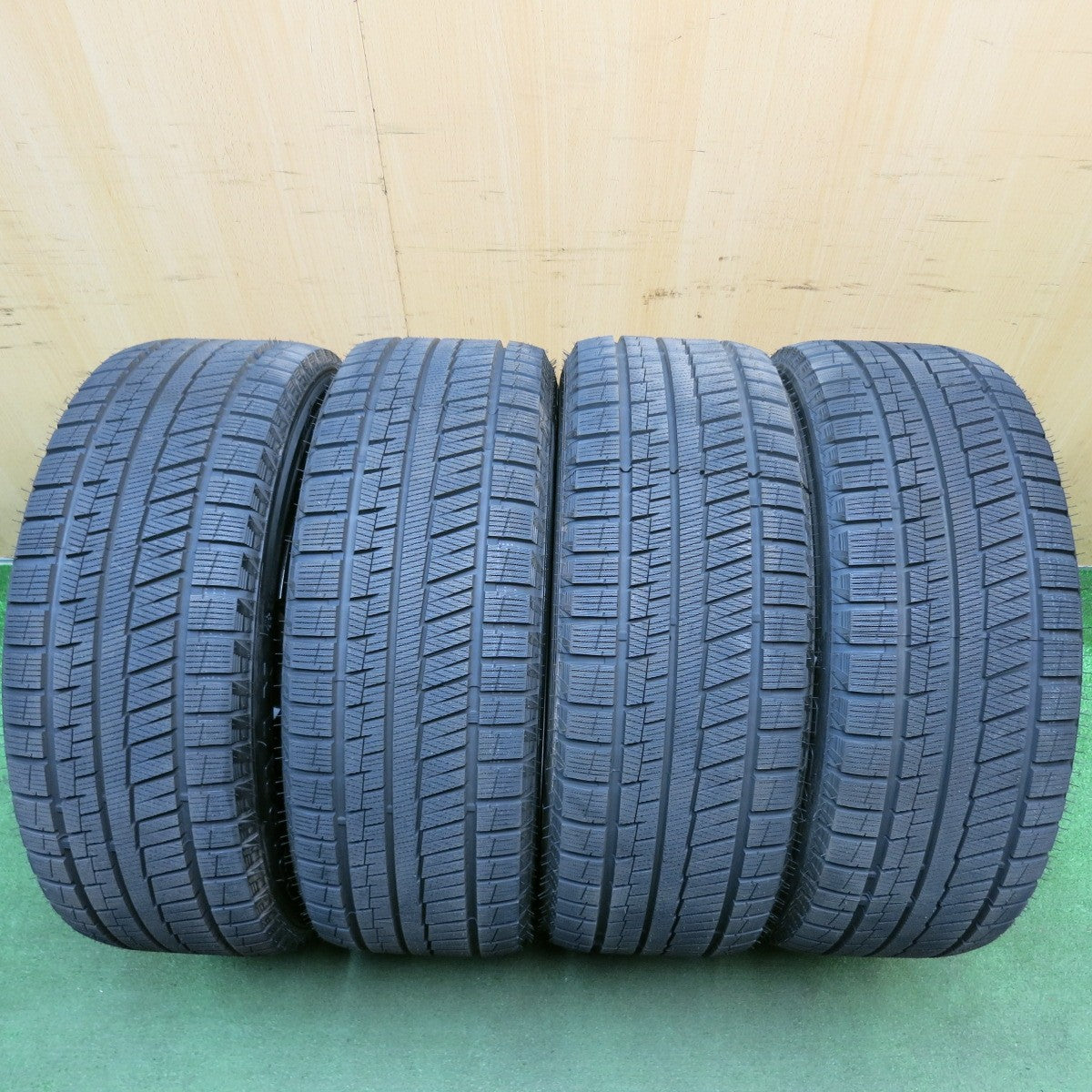 未使用！24年◎スタッドレス 215/55R17 グリップマックス GRIP ICE X ESTROSA エステローザ 17インチ PCD114.3/5H◎6061303HAス