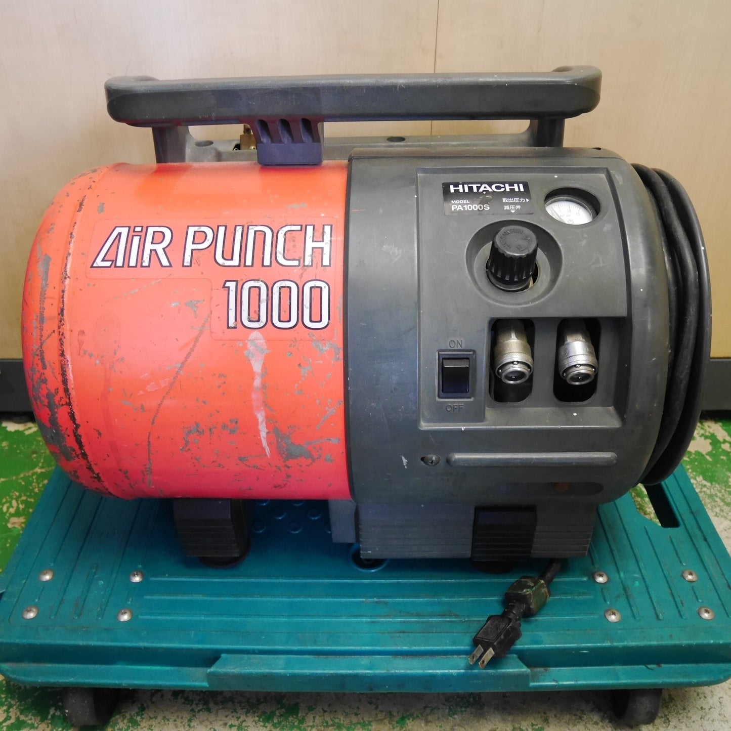 [送料無料] ☆日立 軽搬型 ベビコン PA1000S エアーパンチ AIR PUNCHI 1000 エアー ツール 工具 エア コンプレッサー 現状品☆