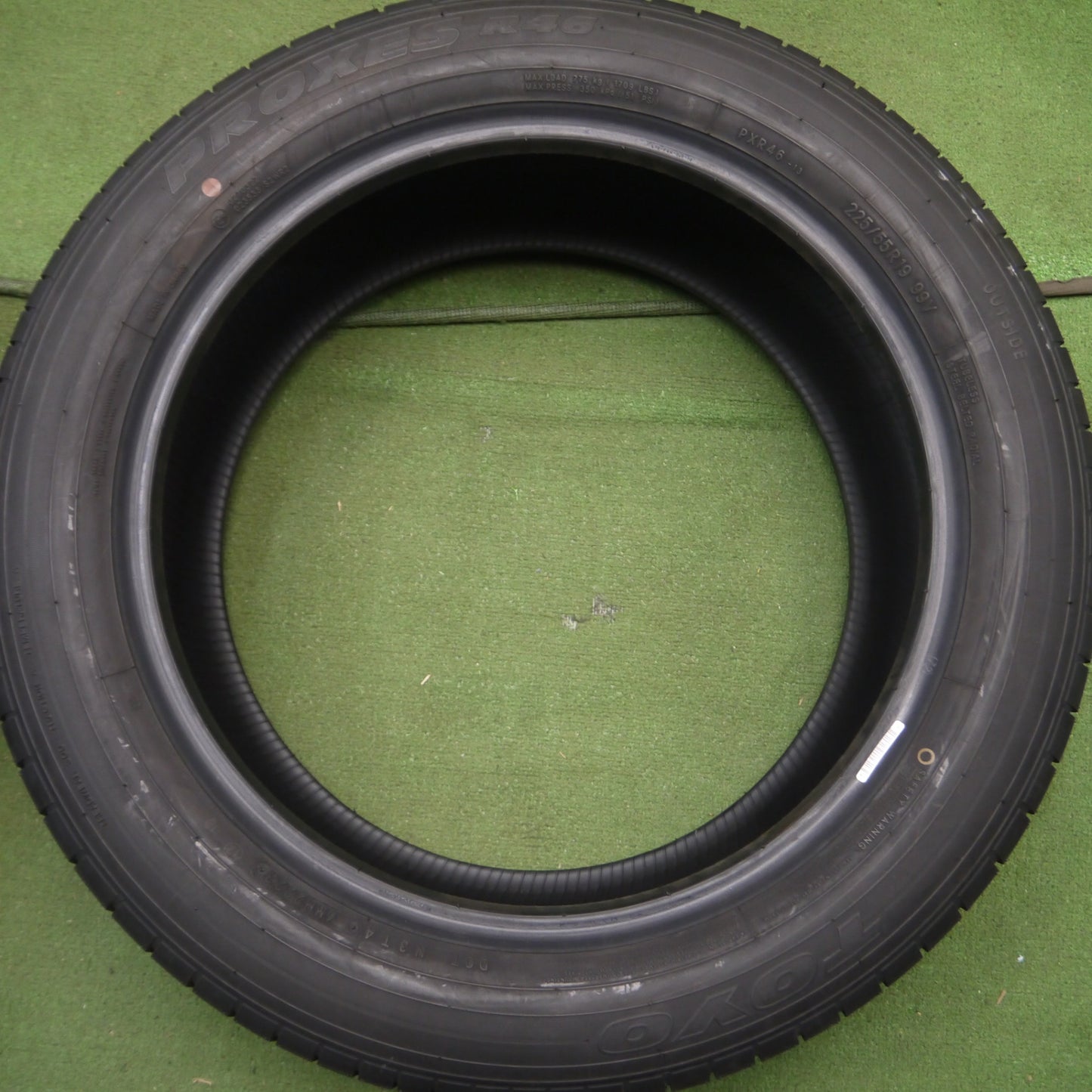 *送料無料* 新車外し！23年★225/55R19 トーヨー プロクセス R46 タイヤ 19インチ ハリアー CX-5 CX-8 エクストレイル 等★4042213Hノタ