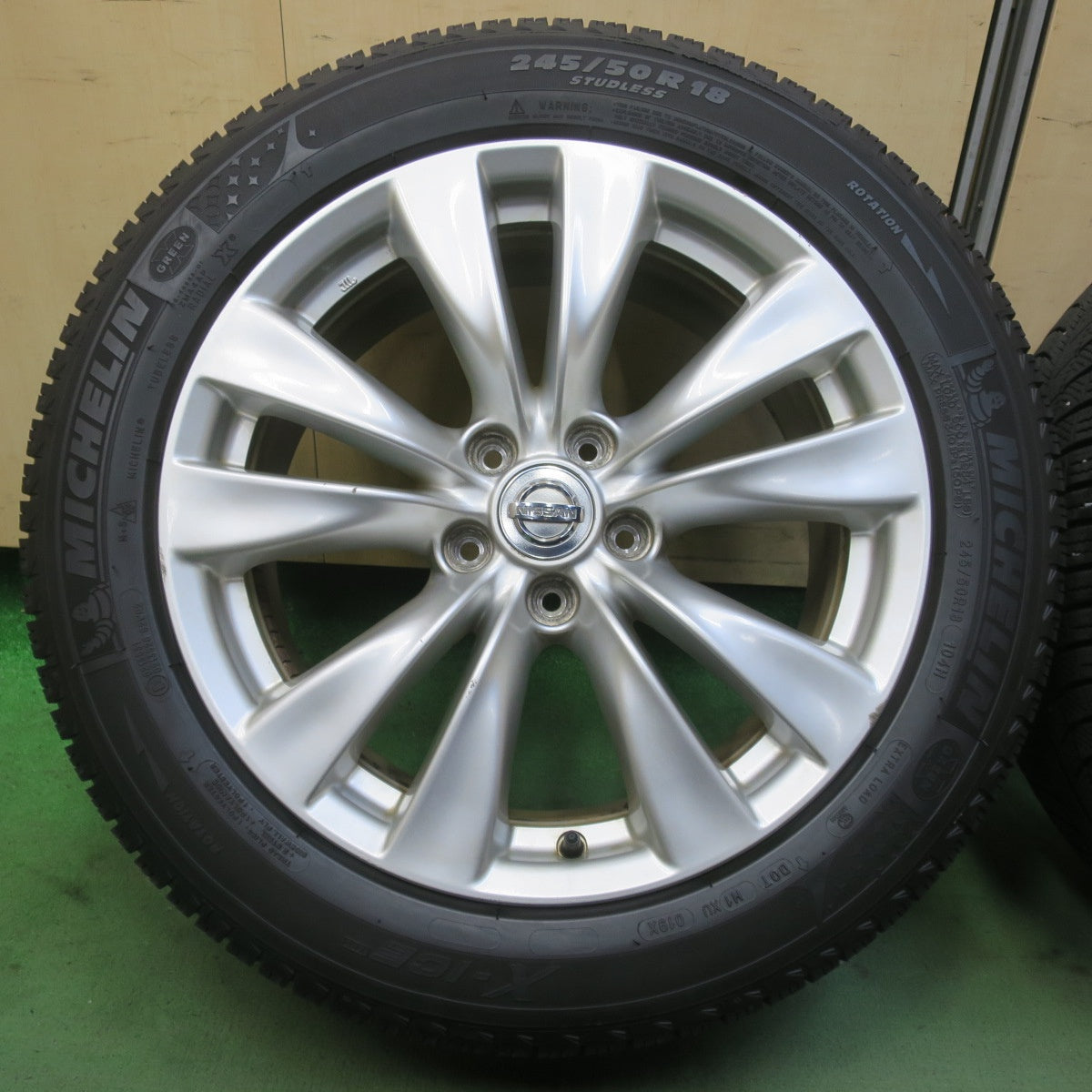 バリ溝！9分◎日産 Y51 フーガ 純正 245/50R18 スタッドレス ミシュラン X-ICE XI3 ヨコハマ アイスガード iG50 18インチ PCD114.3/5H◎6090402イス