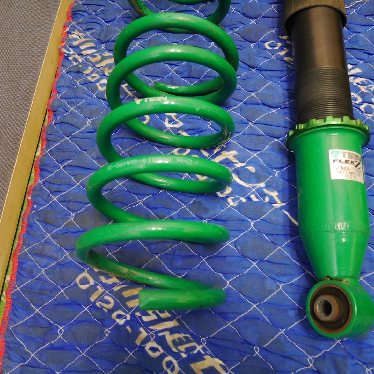 [送料無料] 1台分☆TEIN FLEXZ BMEFS/BM2FS アクセラ スポーツ 車高調 サスペンション VCMA8-11Y46 -R -L VCMA9-11931 1E010☆