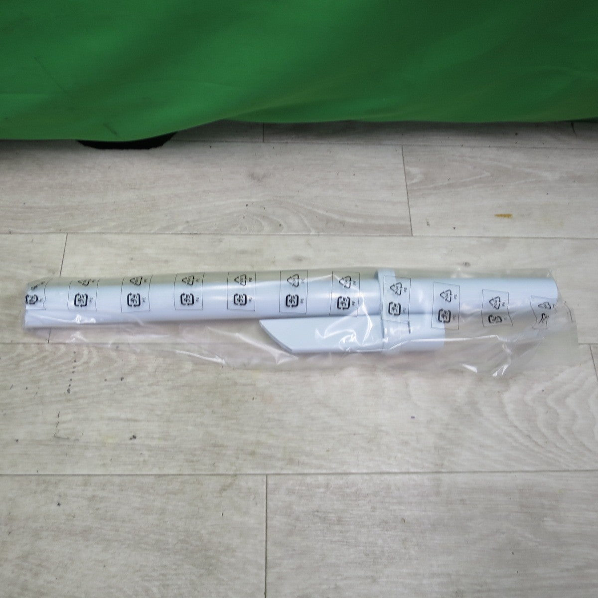[送料無料] 未使用☆マキタ 充電式 クリーナ 40V max CL003GRDW サイクロン 一体式 バッテリー 充電器 付き 低騒音 掃除機☆