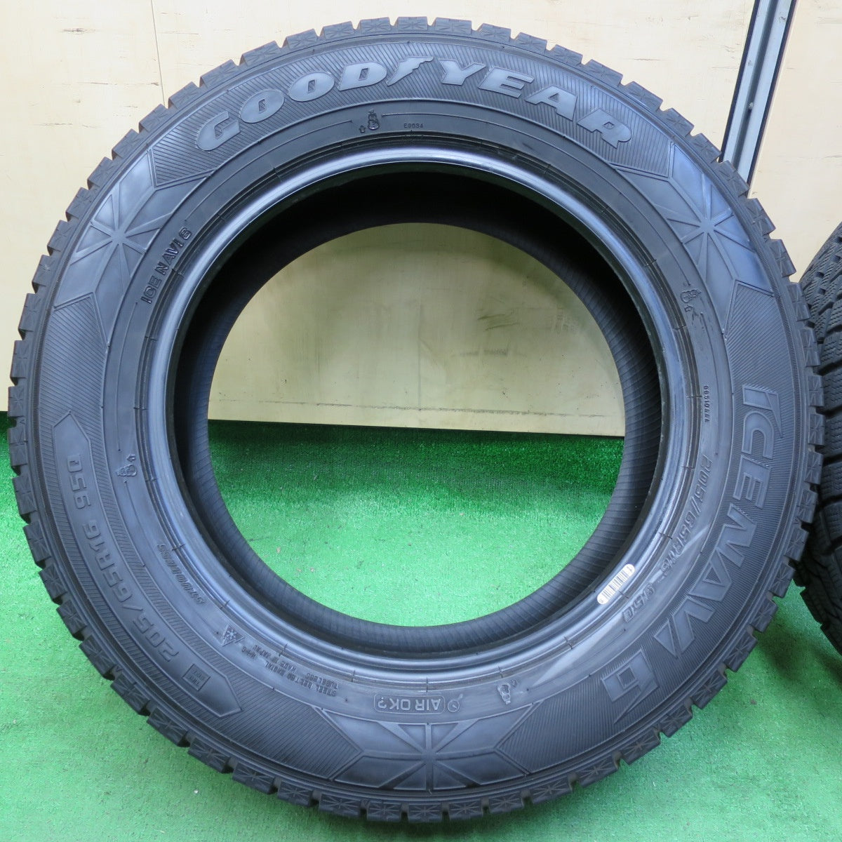 *送料無料* バリ溝！8.5分★スタッドレス 205/65R16 グッドイヤー アイスナビ6 タイヤ 16インチ エスティマ セレナ ヤリスクロス等★4061003イスタ