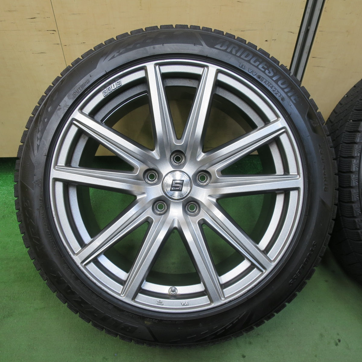 バリ溝！21年！9.5分★スタッドレス 235/45R18 ブリヂストン ブリザック VRX3 SEIN ザイン 18インチ PCD114.3/5H★5112812TTス