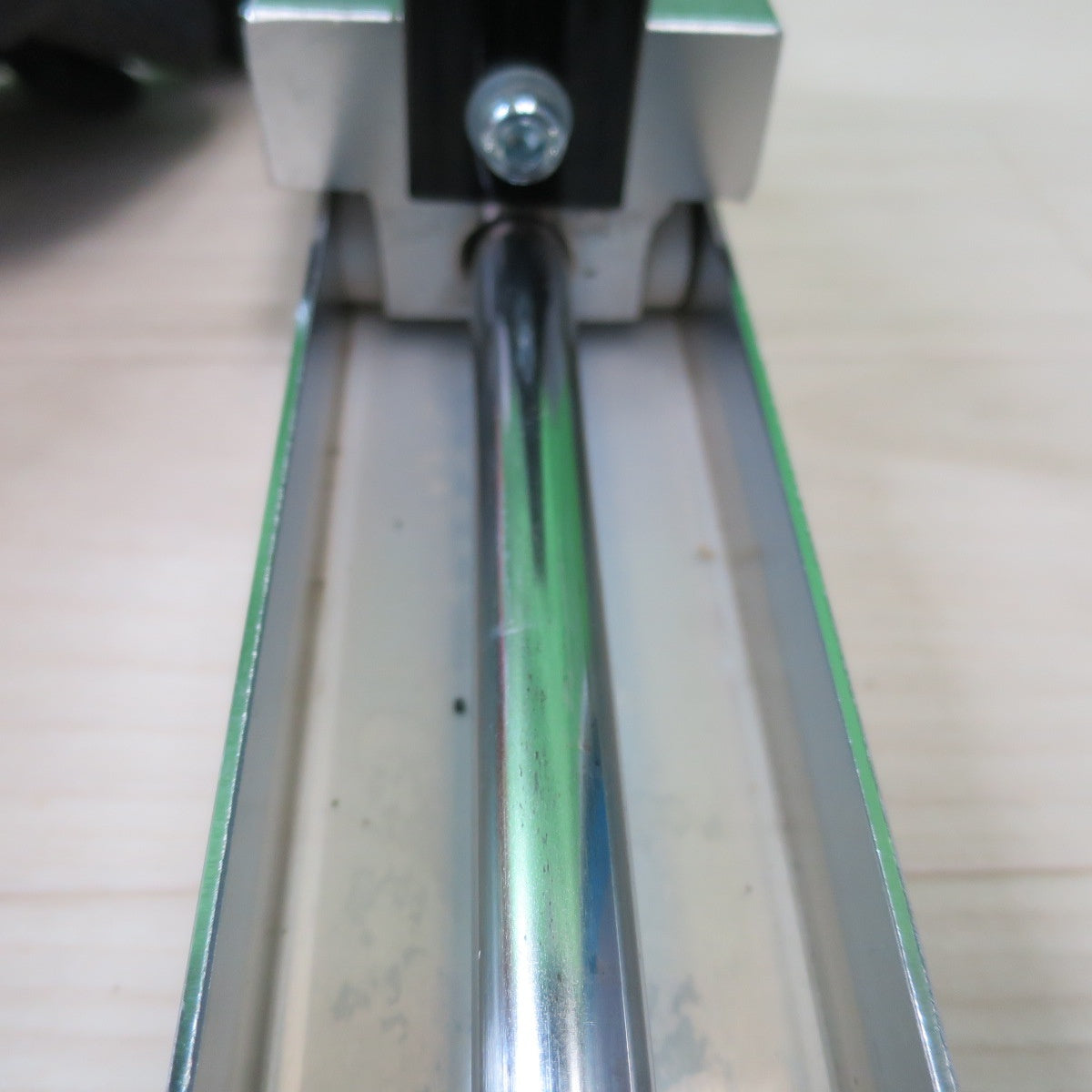 [送料無料] ☆DOGYU 土牛 三宅式 箱型 スライド ハンマー フローリング材 寄せ締め 工具 内装 フロア☆