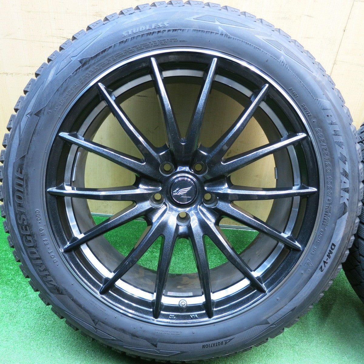 バリ溝！キレイ！9.5分★スタッドレス 235/55R20 ブリヂストン ブリザック DM-V2 MANARAY SPORT マナレイ スポーツ 20インチ PCD114.3/5H★6012903HAス