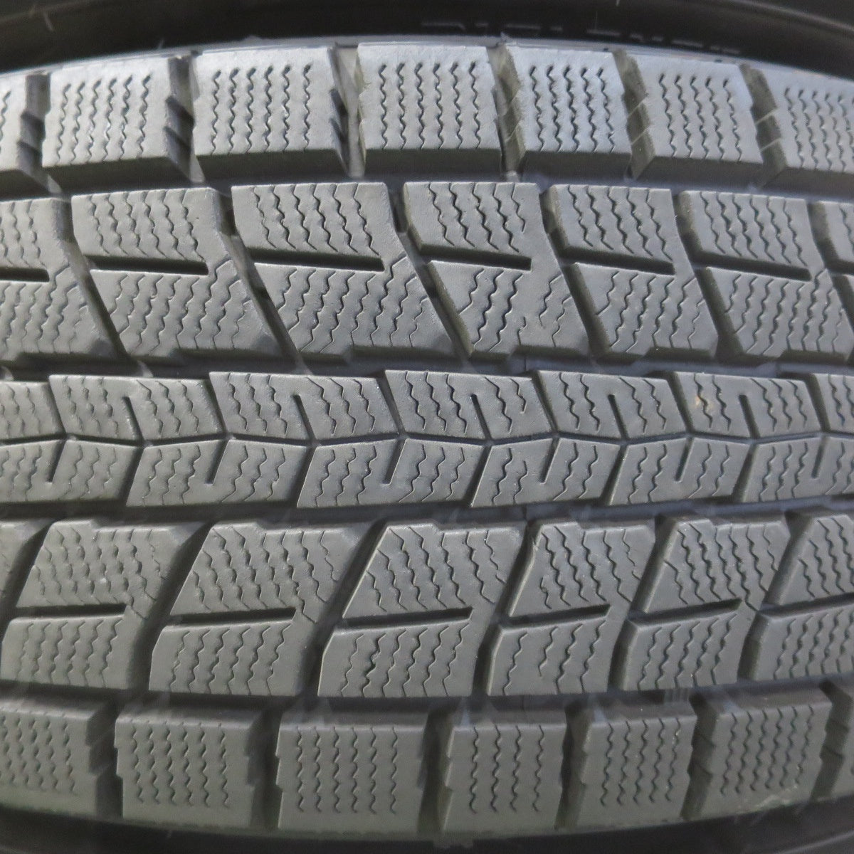 バリ溝！24年！キレイ！9.5分★スタッドレス 225/65R17 ダンロップ ウインターマックス SJ8 SJ8+ AIRNOVA エアノヴァ 17インチ PCD114.3/5H★6041803イノ