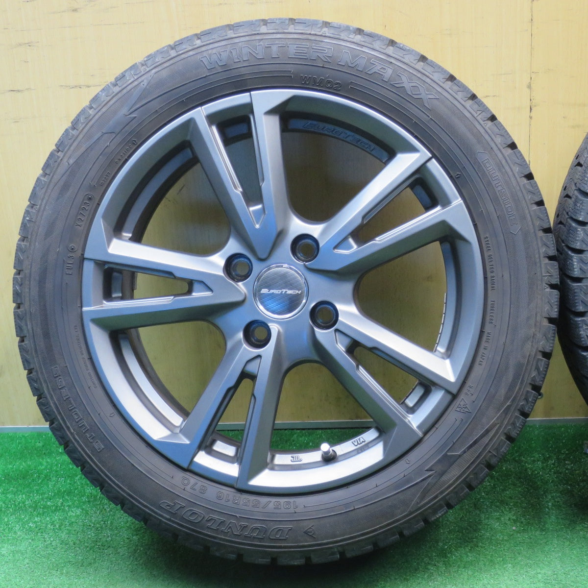 バリ溝！23年！キレイ！9.5分以上★プジョー 208 EUROTECH GAYA SOLI 195/55R16 スタッドレス ダンロップ ウインターマックス WM02 ユーロテック ガヤ ソリ 16インチ PCD108/4H★6020504NJス