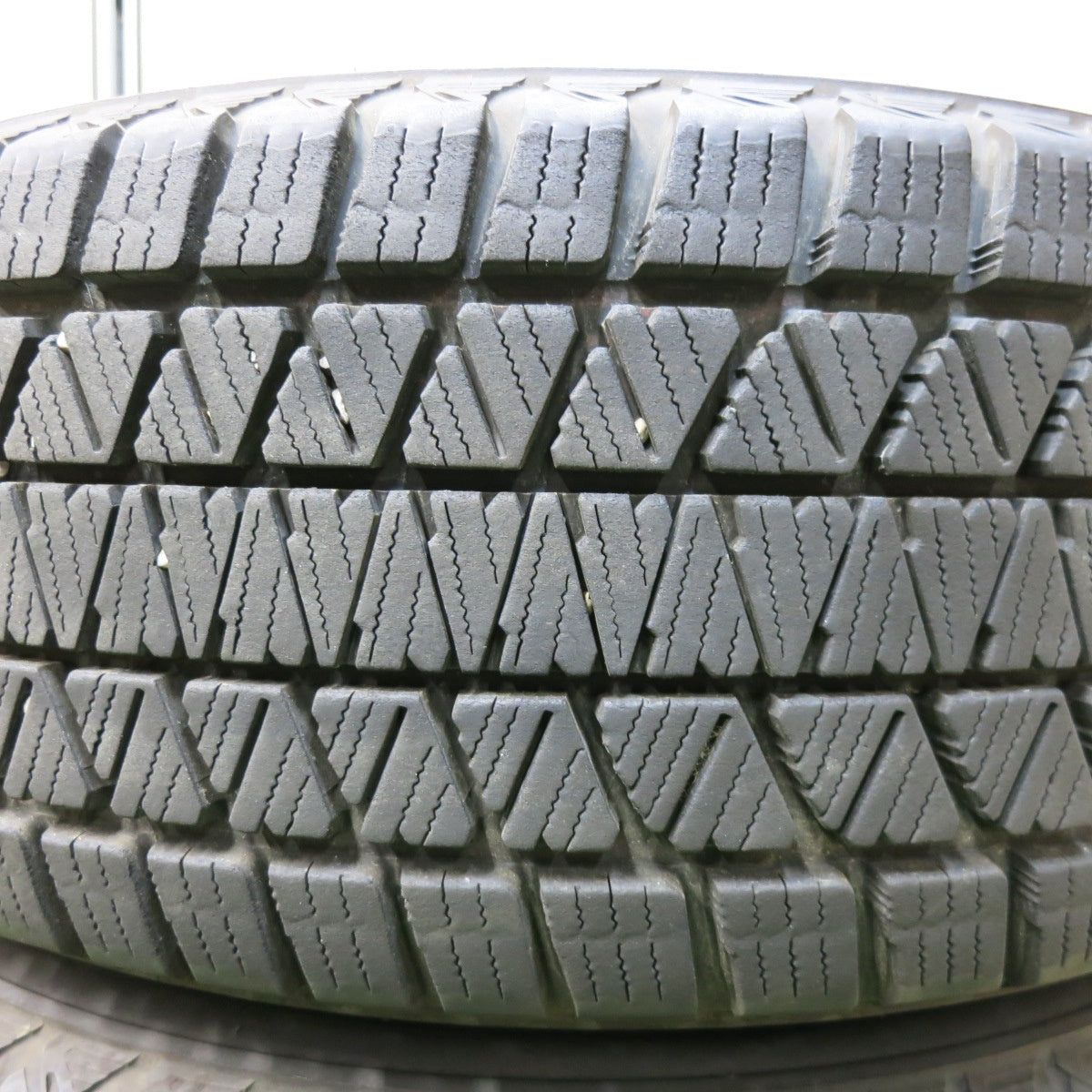 [送料無料] バリ溝！22年！キレイ！9.5分★フォレスター XV 等 G.speed 225/60R17 スタッドレス ブリヂストン ブリザック DM-V3 Gスピード 17インチ PCD100/5H★4120605SYス*