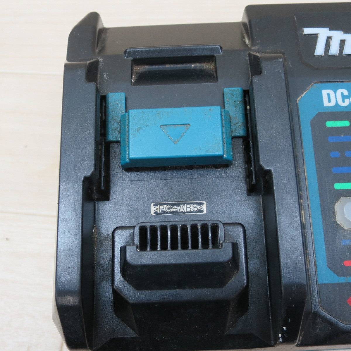 ☆マキタ 急速 充電器 DC40RA 40V max 電動 工具 AC 100V 専用 makita☆ [送料無料]