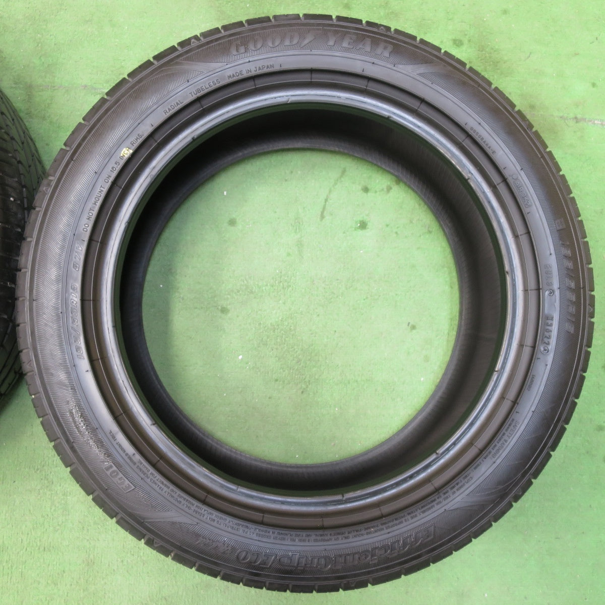 [送料無料] バリ溝！22年！9分★195/55R16 グッドイヤー EfficientGrip ECO hybrid EG01 タイヤ 16インチ ノート CR-Z アリオン プレミオ等★5022107イノタ