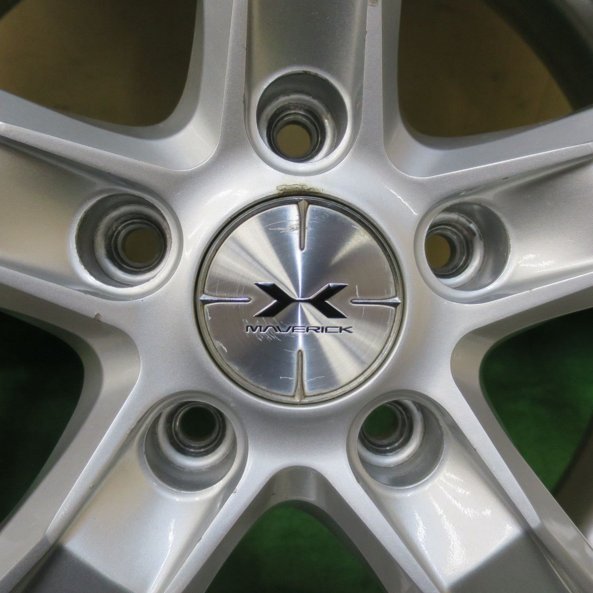 [送料無料] バリ溝！8.5分★スタッドレス 225/60R18 ピレリ アイスアシンメトリコ MAVERICK マーベリック 005S SL 18インチ PCD114.3/5H★5022402イス