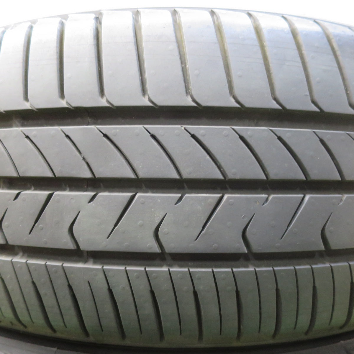 [送料無料] ほぼ新車外し！24年★215/45R18 トーヨー トランパス MP7 タイヤ 18インチ ノア ヴォクシー セレナ 等★5031402イノタ