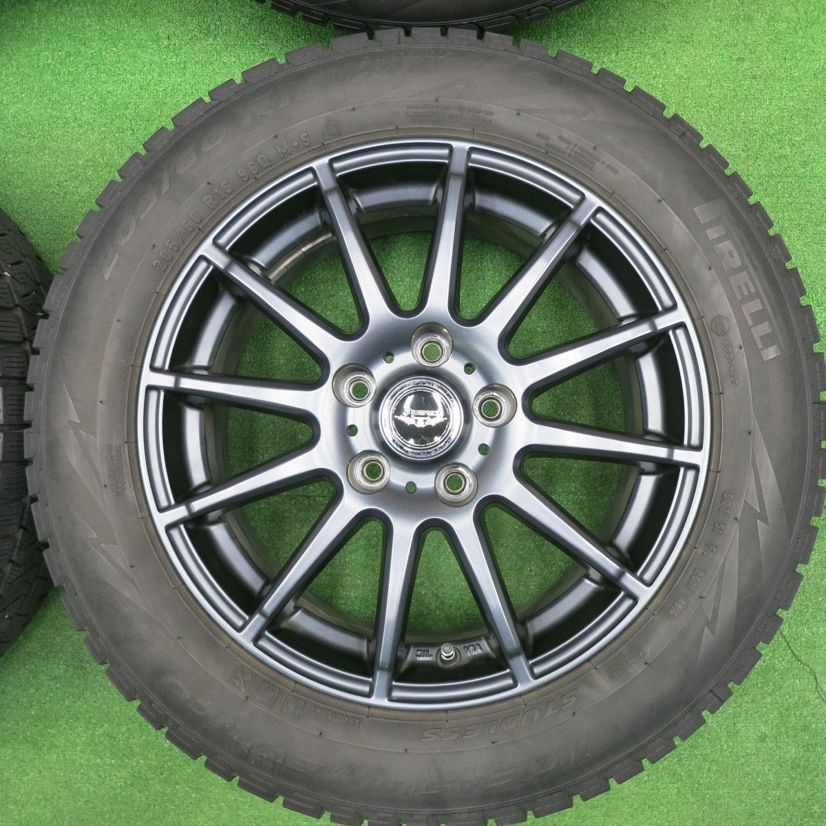 [送料無料] キレイ★スタッドレス 205/60R16 ピレリ アイスアシンメトリコ TEAD テッド 16インチ PCD114.3/5H★4112606TNス
