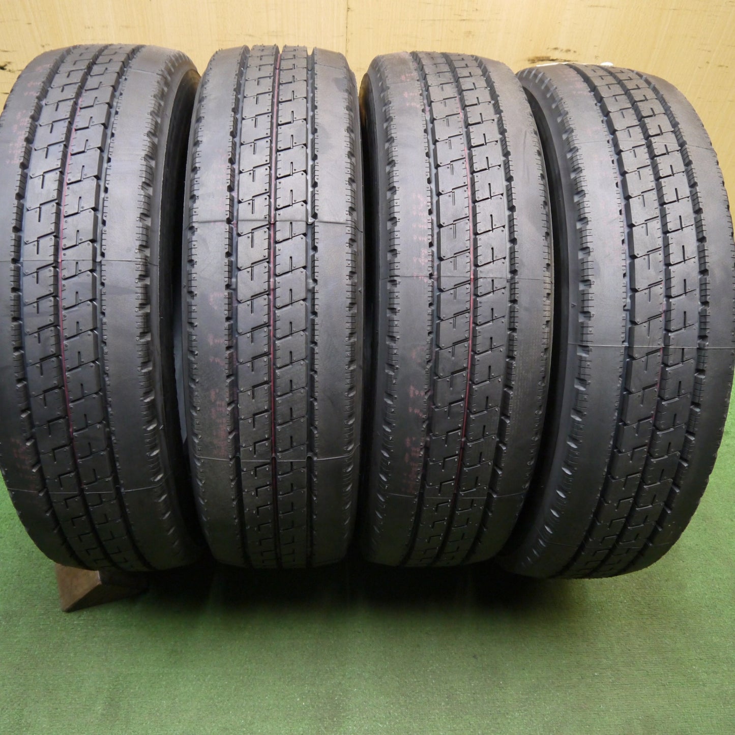 未使用！25年★トラック タイヤ 195/75R15 109/107N ブリヂストン デュラビス R207 DURAVIS 15インチ★5080106Hノタ
