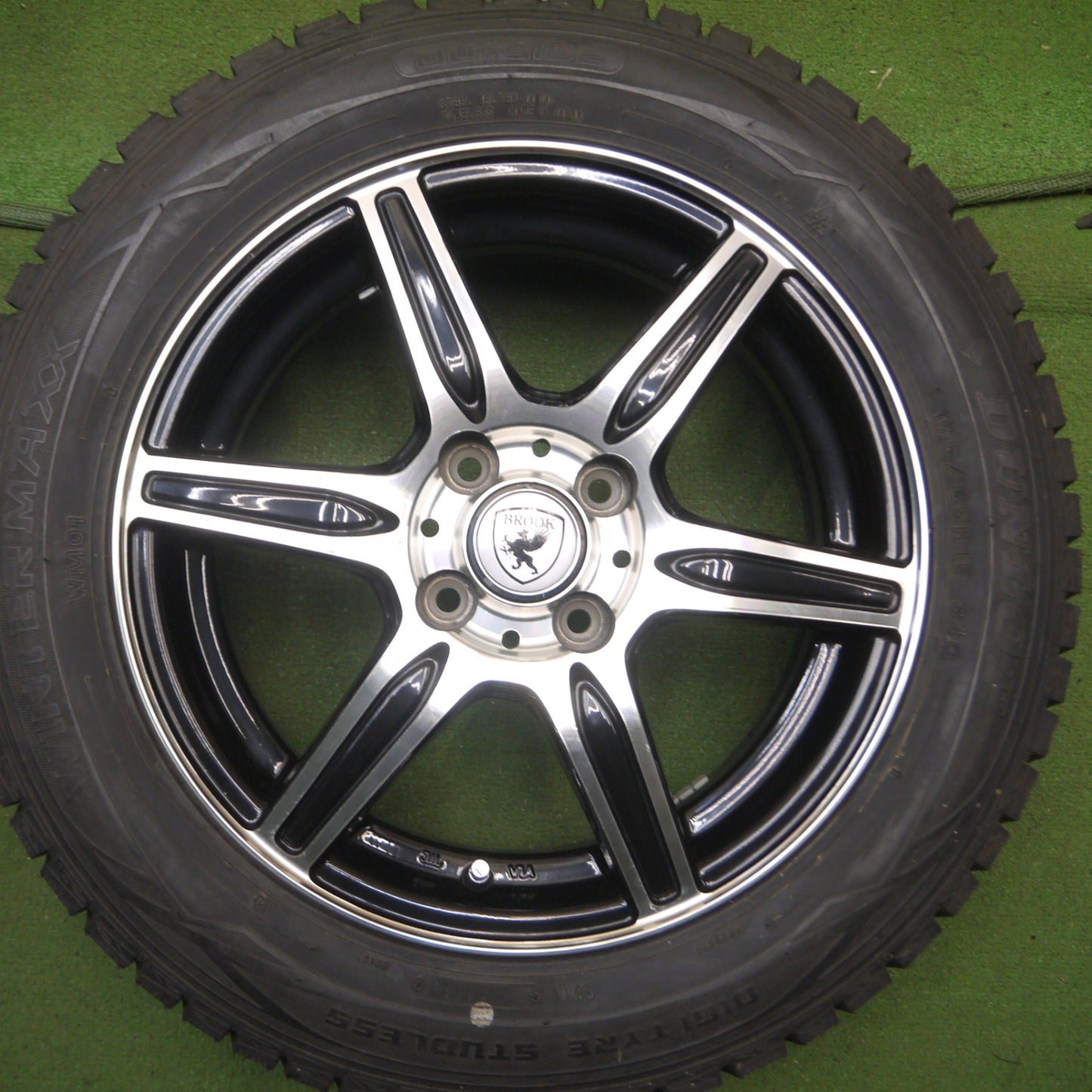 *送料無料* 超バリ溝！ほぼ10分★スタッドレス 175/65R15 ダンロップ ウインターマックス WM01 BROOK ブルック 15インチ PCD100/4H★4060411Hス