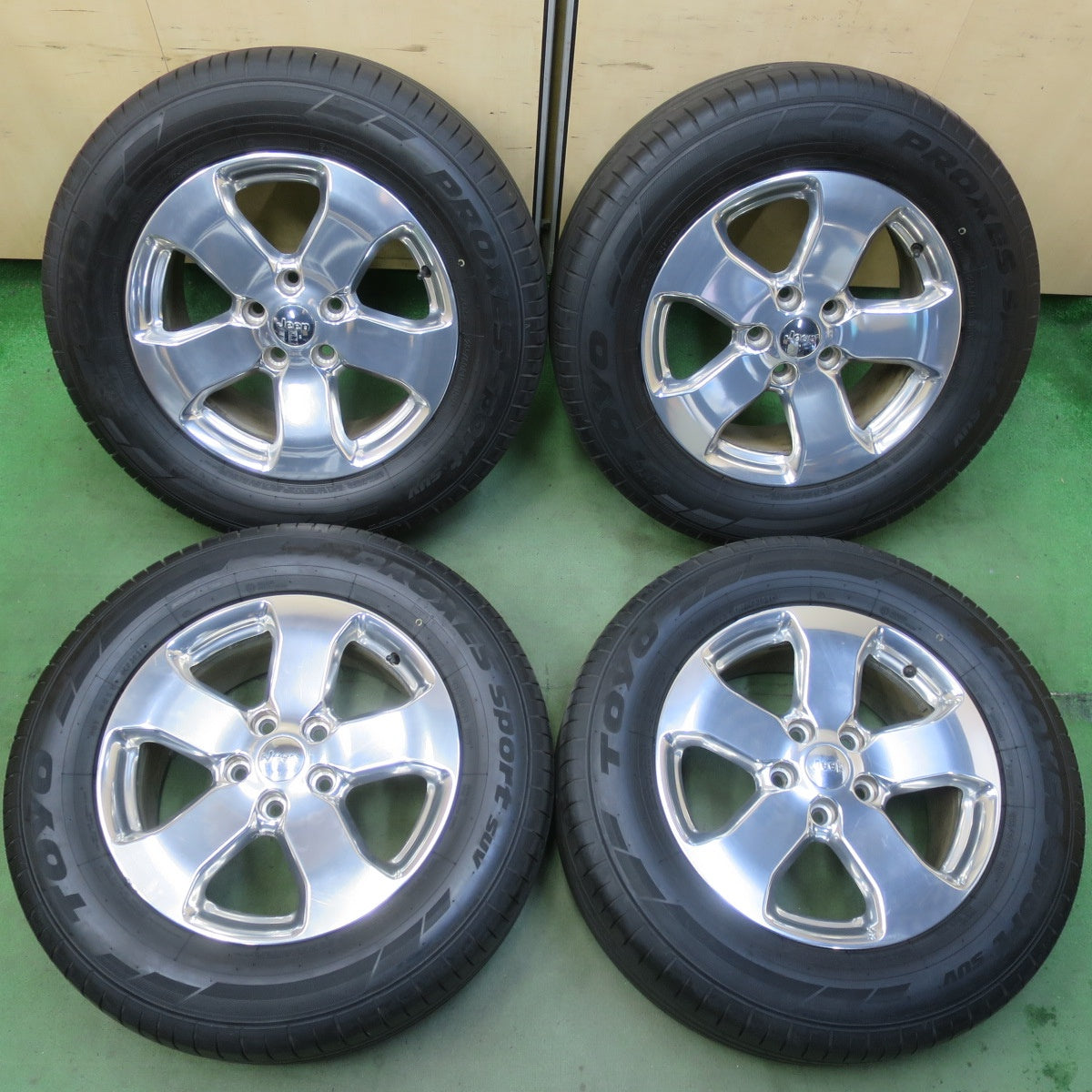 バリ溝！9.5分◎JEEP ジープ グランドチェロキー 純正 265/60R18 トーヨー プロクセス スポーツ SUV 18インチ PCD127/5H◎6071505イノ