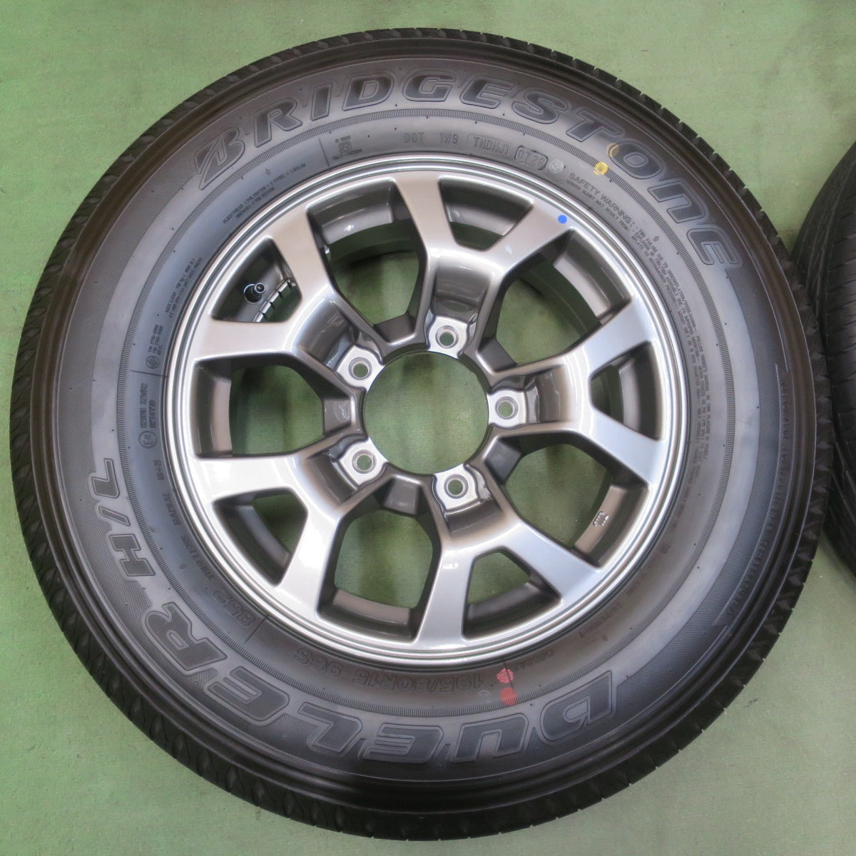 新車外し！26年◎スズキ JB74W ジムニー シエラ 純正 195/80R15 ブリヂストン デューラー H/L 852 DUELER 15インチ PCD139.7/5H◎6081212イノ