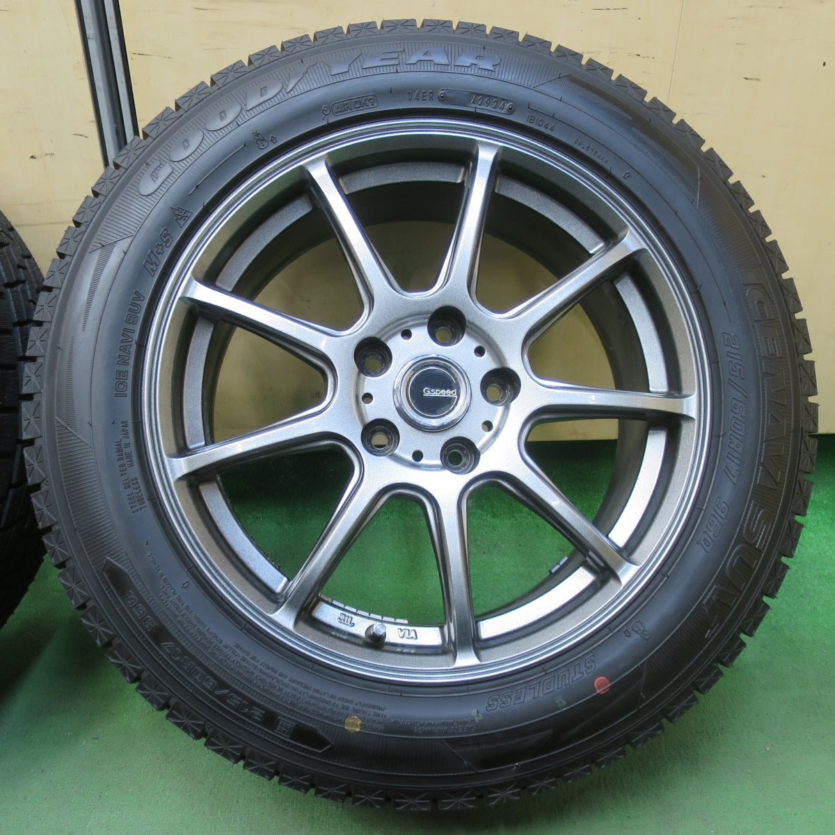 バリ溝！24年！キレイ！ほぼ10分★スタッドレス 215/60R17 グッドイヤー アイスナビ SUV G.Speed Gスピード 17インチ PCD114.3/5H★5111111イス
