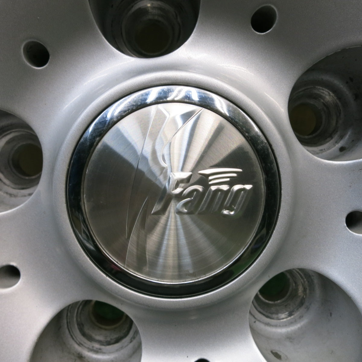 バリ溝！キレイ！ほぼ10分★スタッドレス 225/65R17 トーヨー ウインター トランパス TX Fang ファング 17インチ PCD114.3/5H★5072603HAス