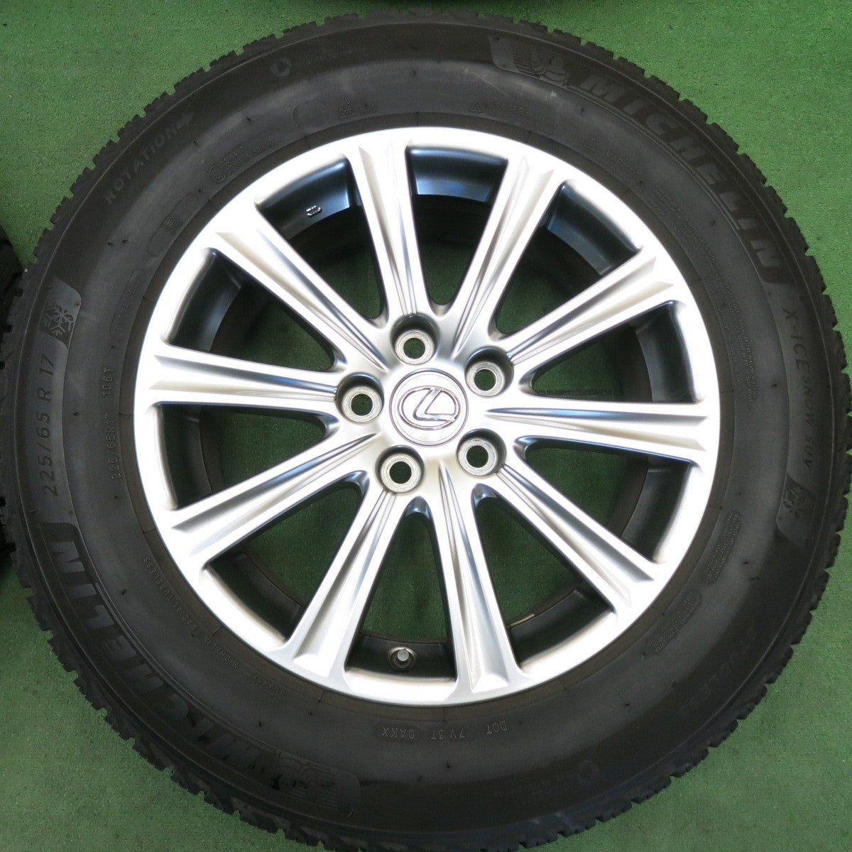 バリ溝！キレイ！8.5分◎レクサス NX 純正 225/65R17 スタッドレス ミシュラン X-ICE SNOW SUV 17インチ PCD114.3/5H◎6071203HAス