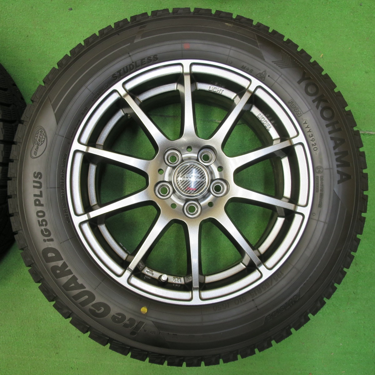 *送料無料* バリ溝！20年！キレイ！ほぼ10分★プリウス等 195/65R15 スタッドレス ヨコハマ アイスガード iG50 プラス SCHNEIDER シュナイダー PCD100/5H★4071801イス