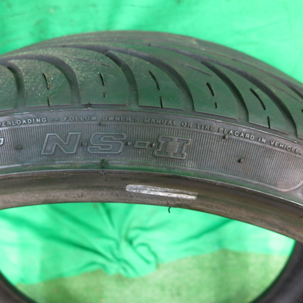 *送料無料* バリ溝！23年！9.5分★215/35R19 ナンカン ウルトラスポーツ NS-2 タイヤ 19インチ ノア ヴォクシー ステップワゴン セレナ等★4051012ナノタ