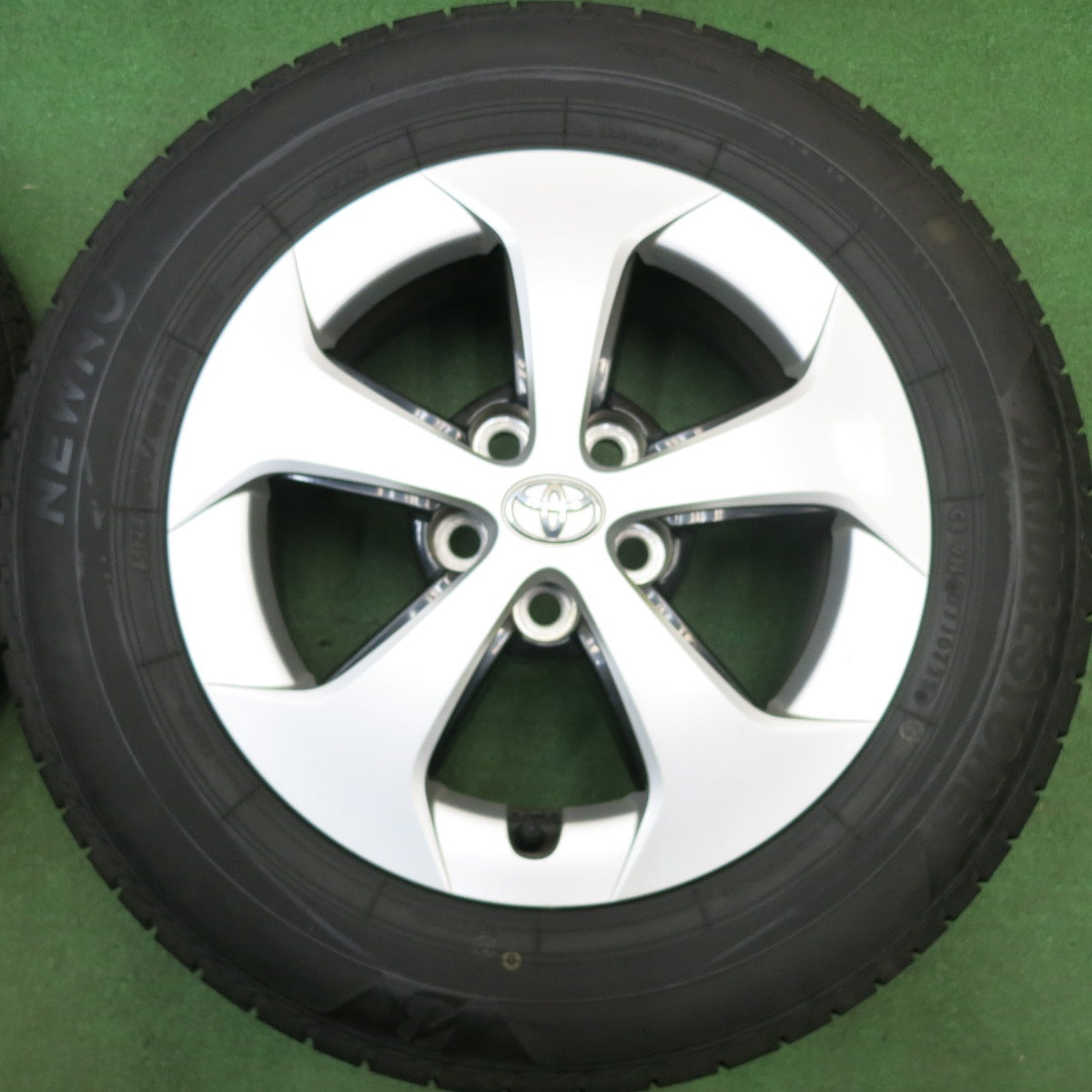 ほぼ未使用！23年★トヨタ 30系 プリウス 純正 195/65R15 ブリヂストン NEWNO ニューノ 15インチ PCD100/5H★6012515HAノ