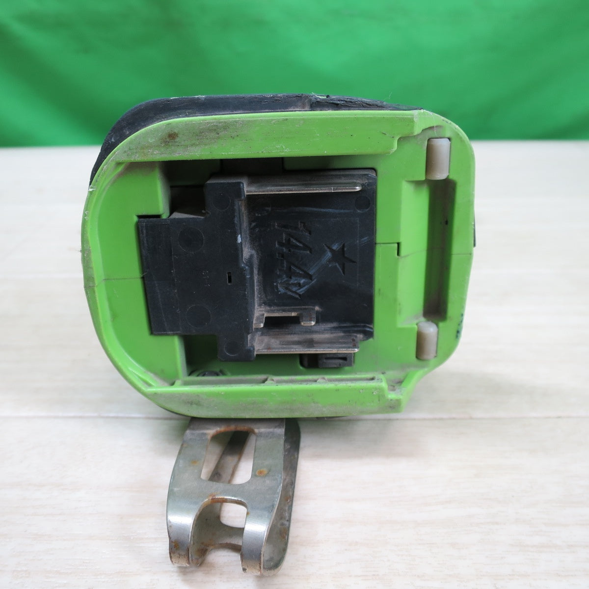 [送料無料] ☆マキタ 充電式 インパクトドライバ 型式 不明 電動 工具 makita 充電器 DC18RC TD136D TD147D☆