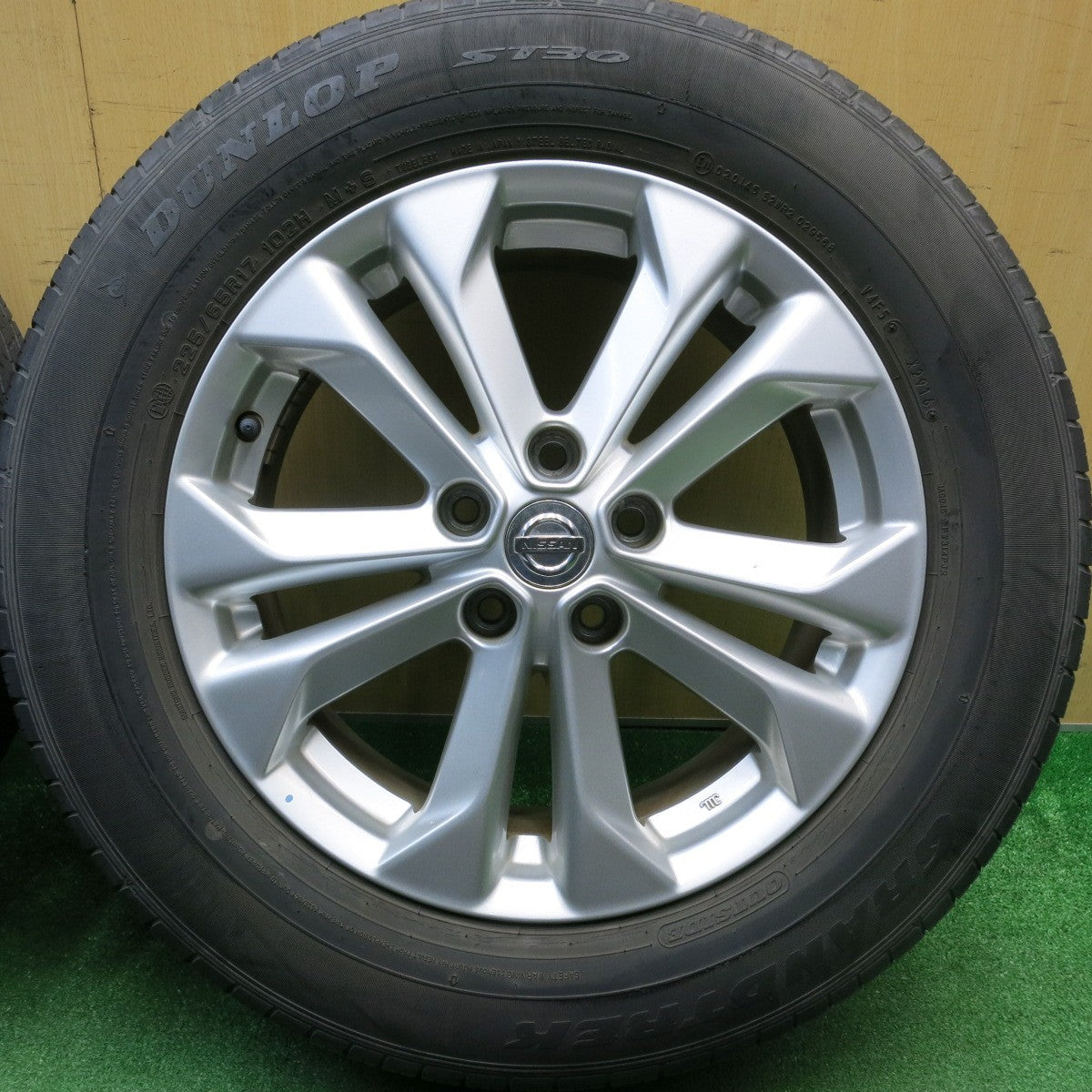 4本価格★日産 T32 エクストレイル 純正 225/65R17 ダンロップ ST30 グラントレック 17インチ PCD114.3/5H★5121814HAノ
