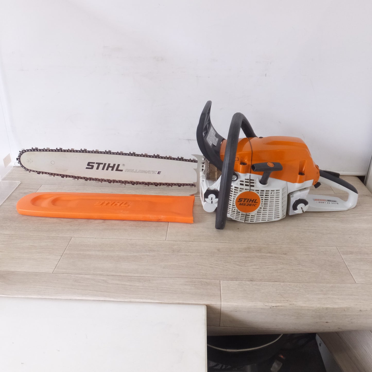[送料無料] 岐阜発★スチール STIHL エンジンチェンソー MS261C-M　排気量 50.2cm3 振動加速度 18.2m/s2 騒音レベル 100.2dB★