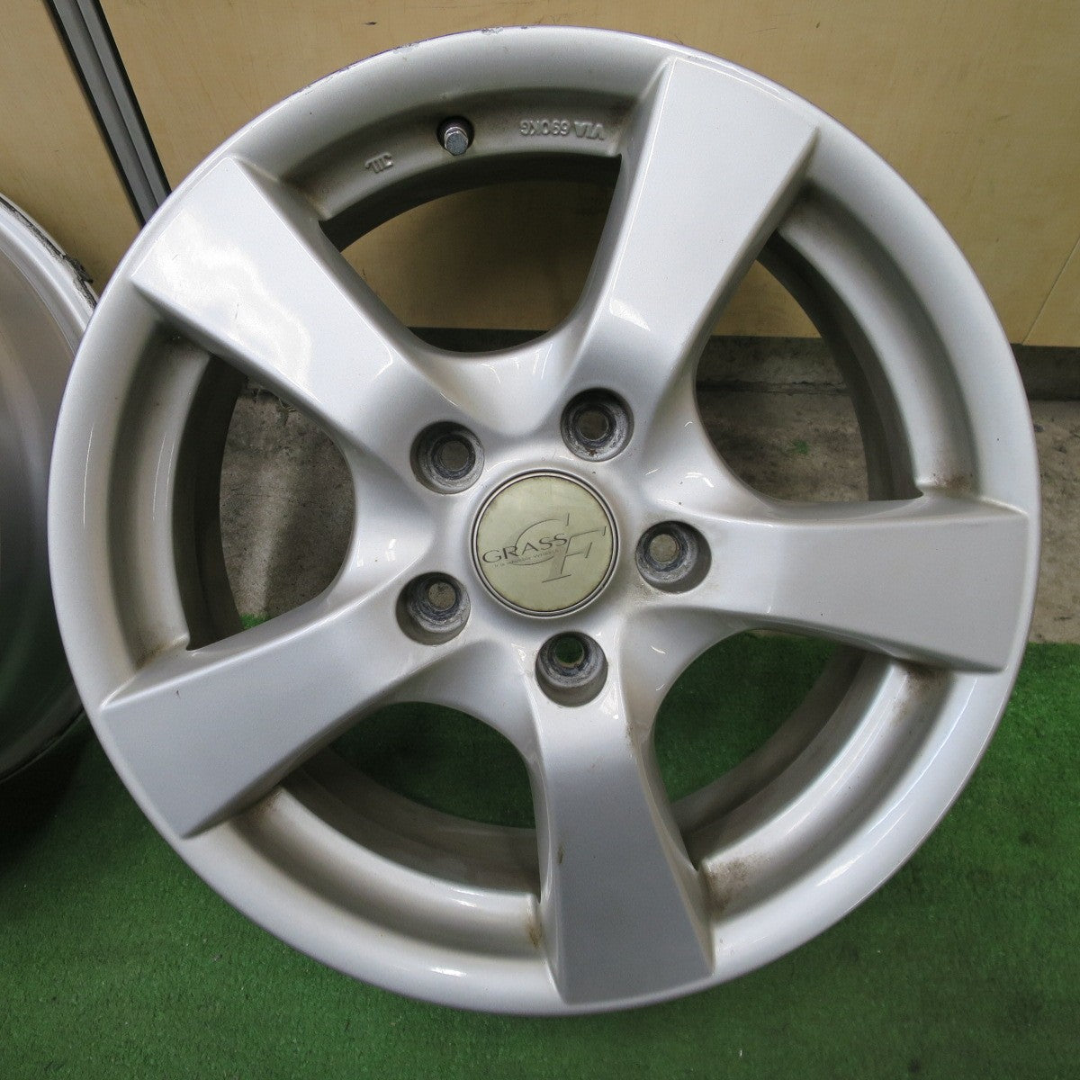 4本価格★GRASS 16インチ ホイール グラス 16×6.5JJ PCD114.3/5H★6020702NGホ