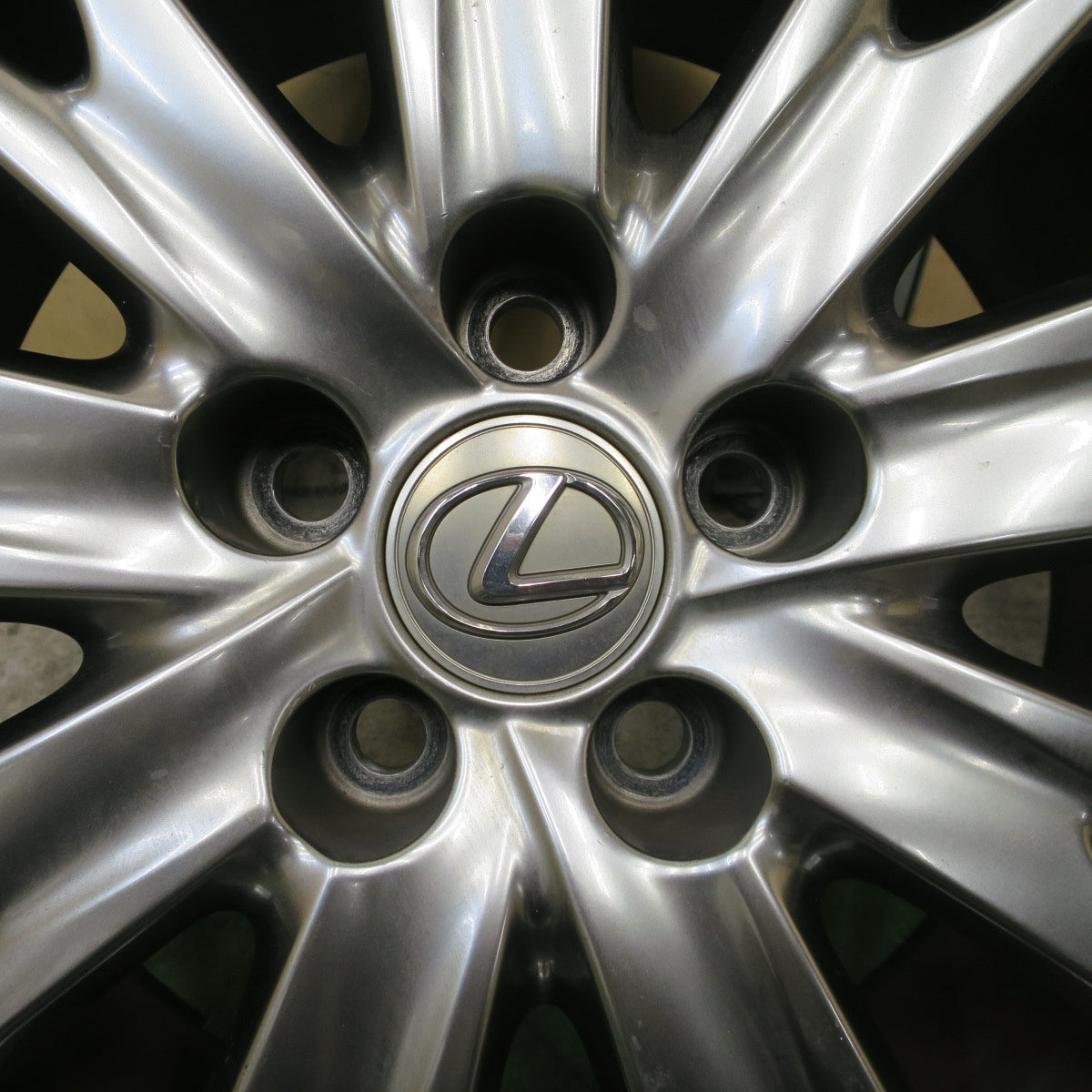 空気圧センサー付き◎レクサス GS バージョンL 純正 ホイール 18インチ 18×8J PCD114.3/5H◎6082804NGホ