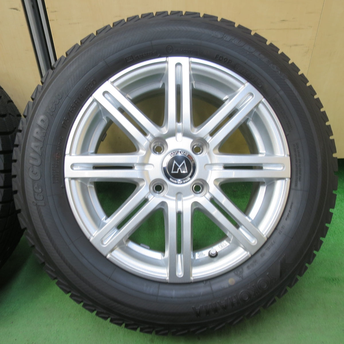 タイヤほぼ未使用！キレイ★スタッドレス 175/65R14 ヨコハマ アイスガード iG30 MANARAY マナレイ 14インチ PCD100/4H★5050209イス
