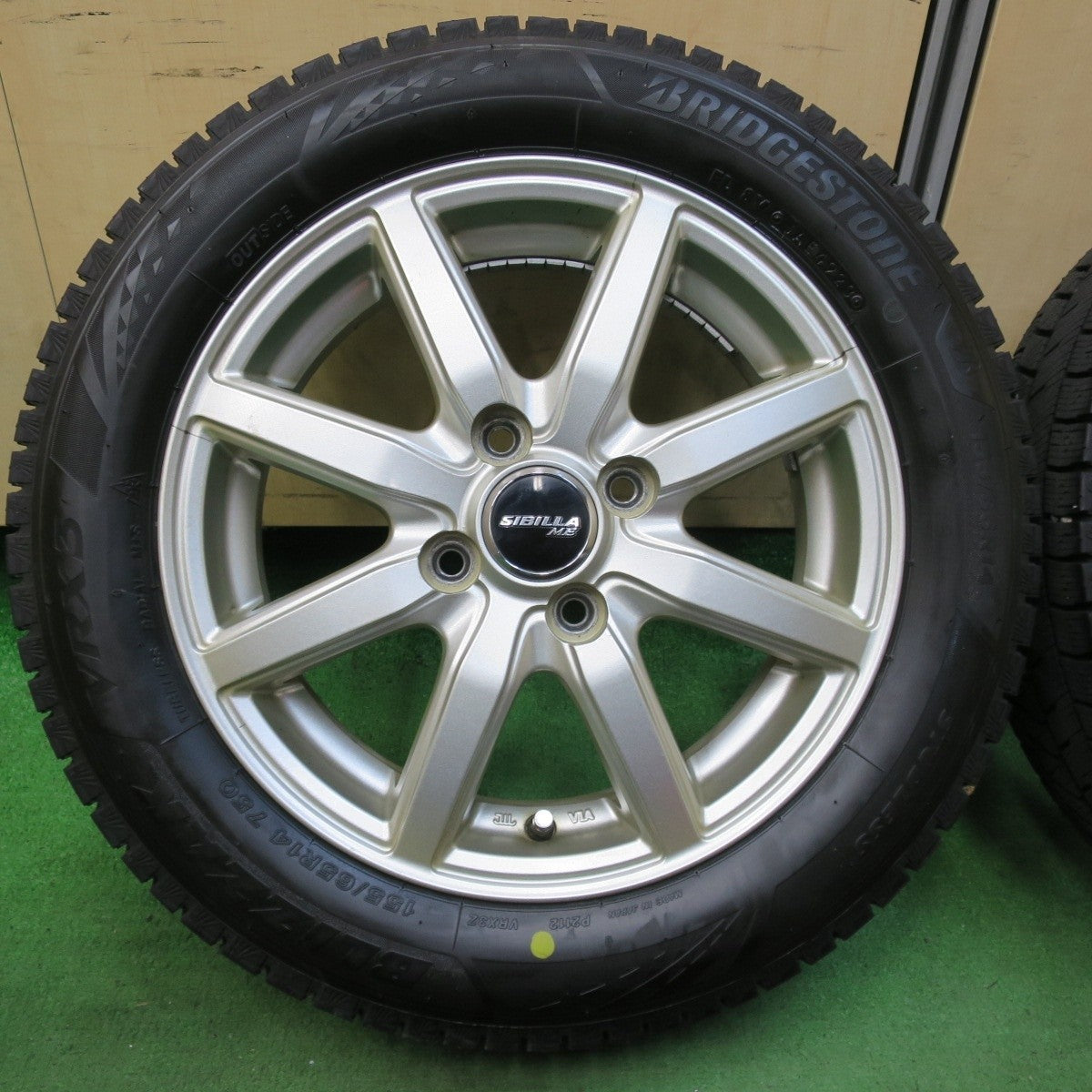 バリ溝！23年！キレイ！9.5分以上★スタッドレス 155/65R14 ブリヂストン ブリザック VRX3 SIBILLA ME シビラ 14インチ PCD100/4H★5010603イス