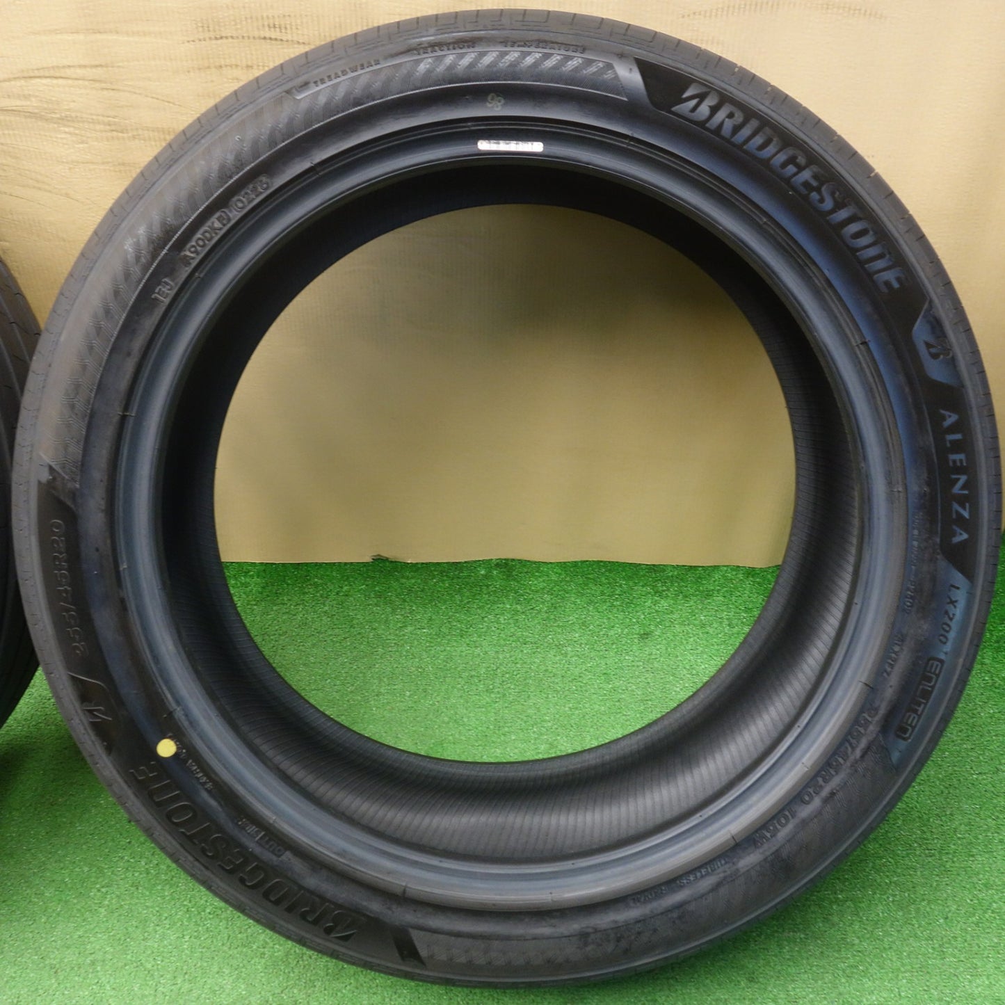 新車外し！26年★255/45R20 ブリヂストン アレンザ LX200 タイヤ 20インチ ALENZA レクサス RX クラウン アウトランダー 等★6061902KTノタ