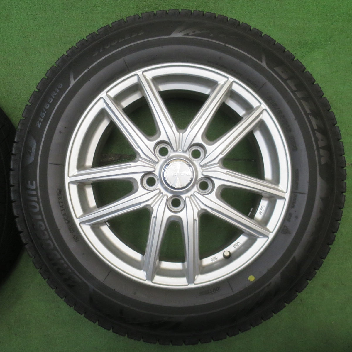 バリ溝！25年！キレイ！ほぼ10分◎スタッドレス 215/65R16 ブリヂストン ブリザック VRX3 ECO FORME SE-20 エコフォルム 16インチ PCD114.3/5H◎6071801NJス