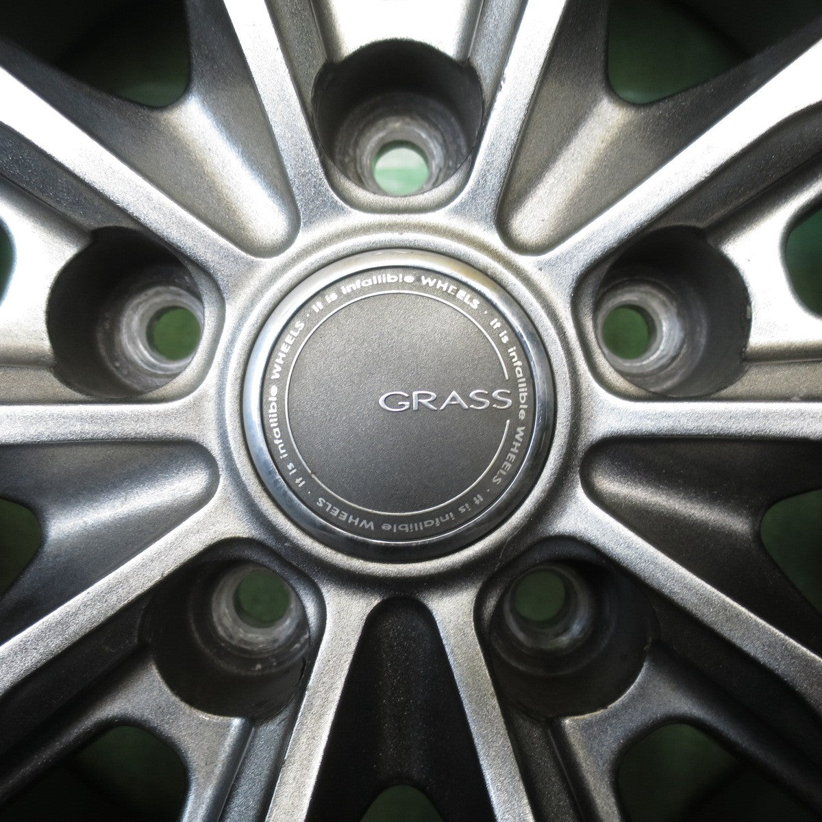 バリ溝！9.5分◎スタッドレス 225/65R17 ダンロップ ウインターマックス SJ8 GRASS グラス 17インチ PCD114.3/5H◎6100903NJス