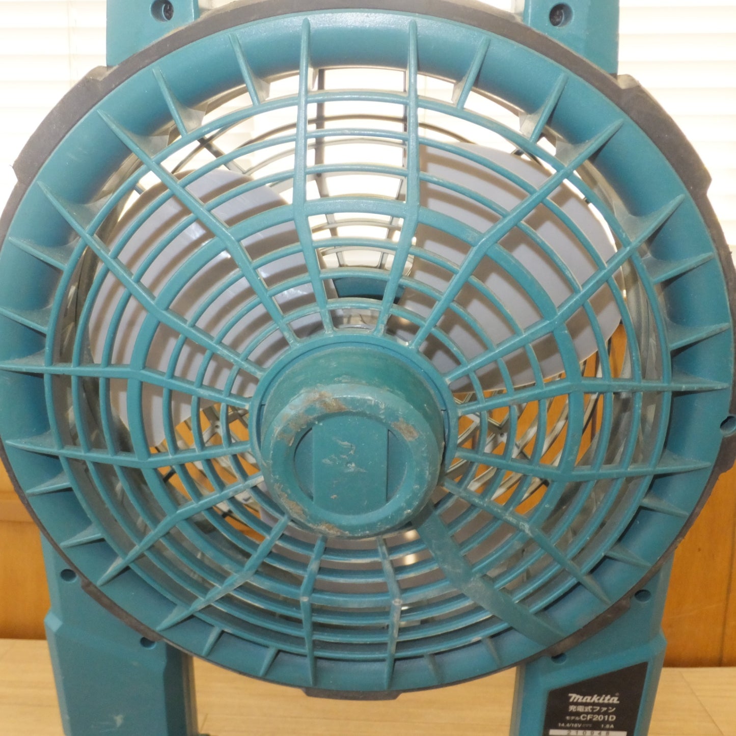 [送料無料] ★マキタ makita 充電式ファン CF201D 14.4/18V 本体のみ★