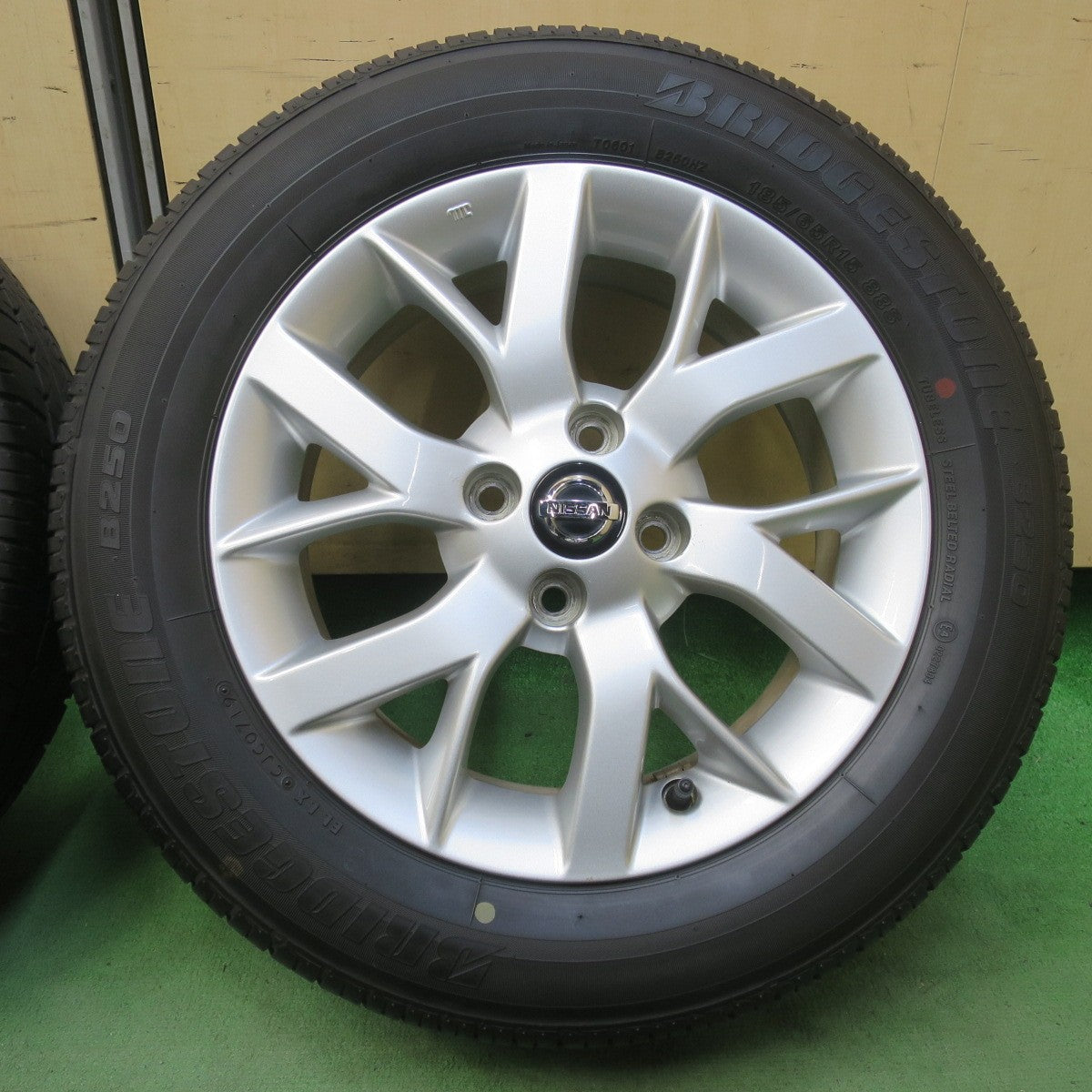 バリ溝！キレイ！9分★日産 E12 ノート e-power 純正 185/65R15 ブリヂストン B250 15インチ PCD100/4H★6042908イノ
