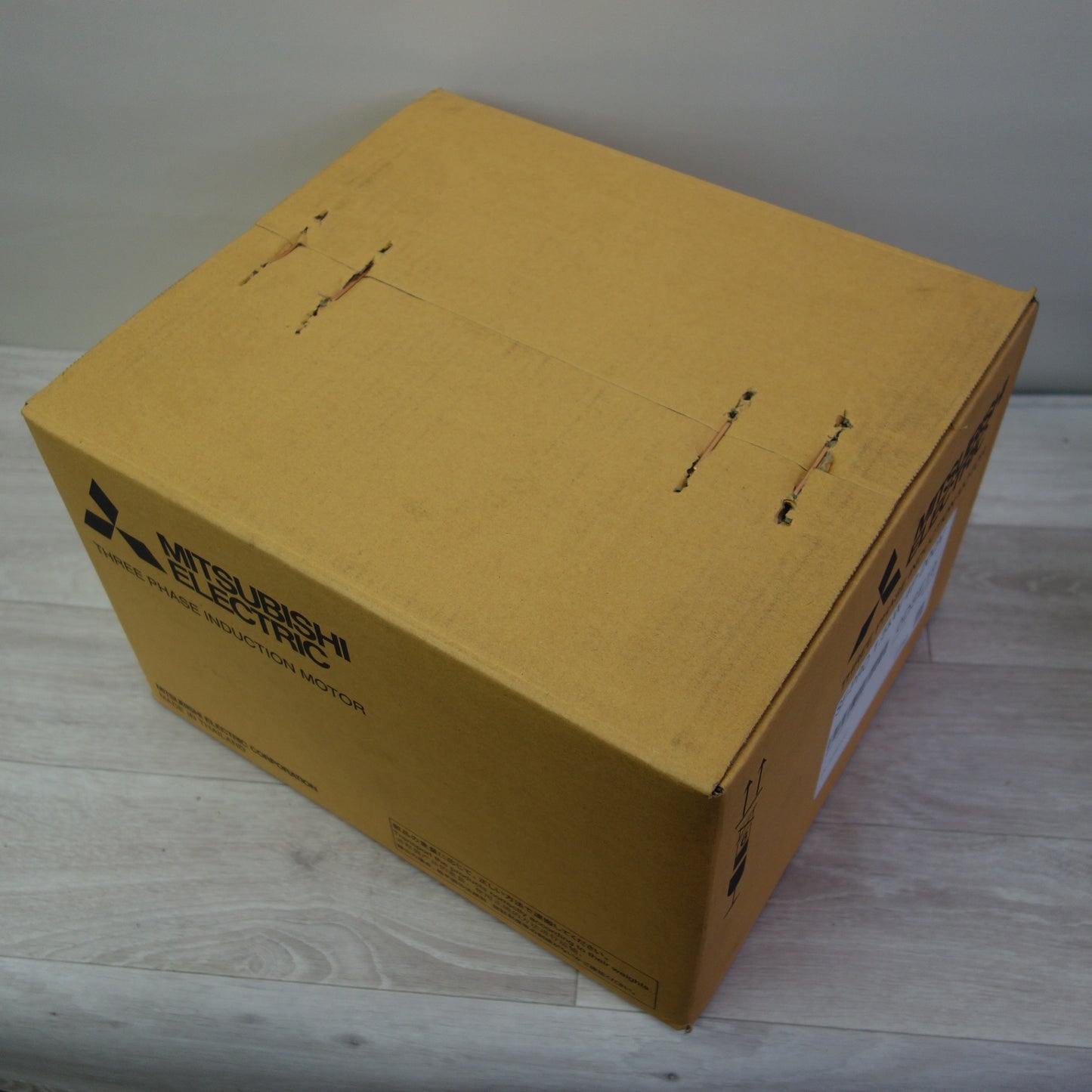 [送料無料] 未使用☆三菱 三相 モーター SF-PRO 屋外形 トップランナー モーター 1.5kW 4P 200V 0DSE19☆