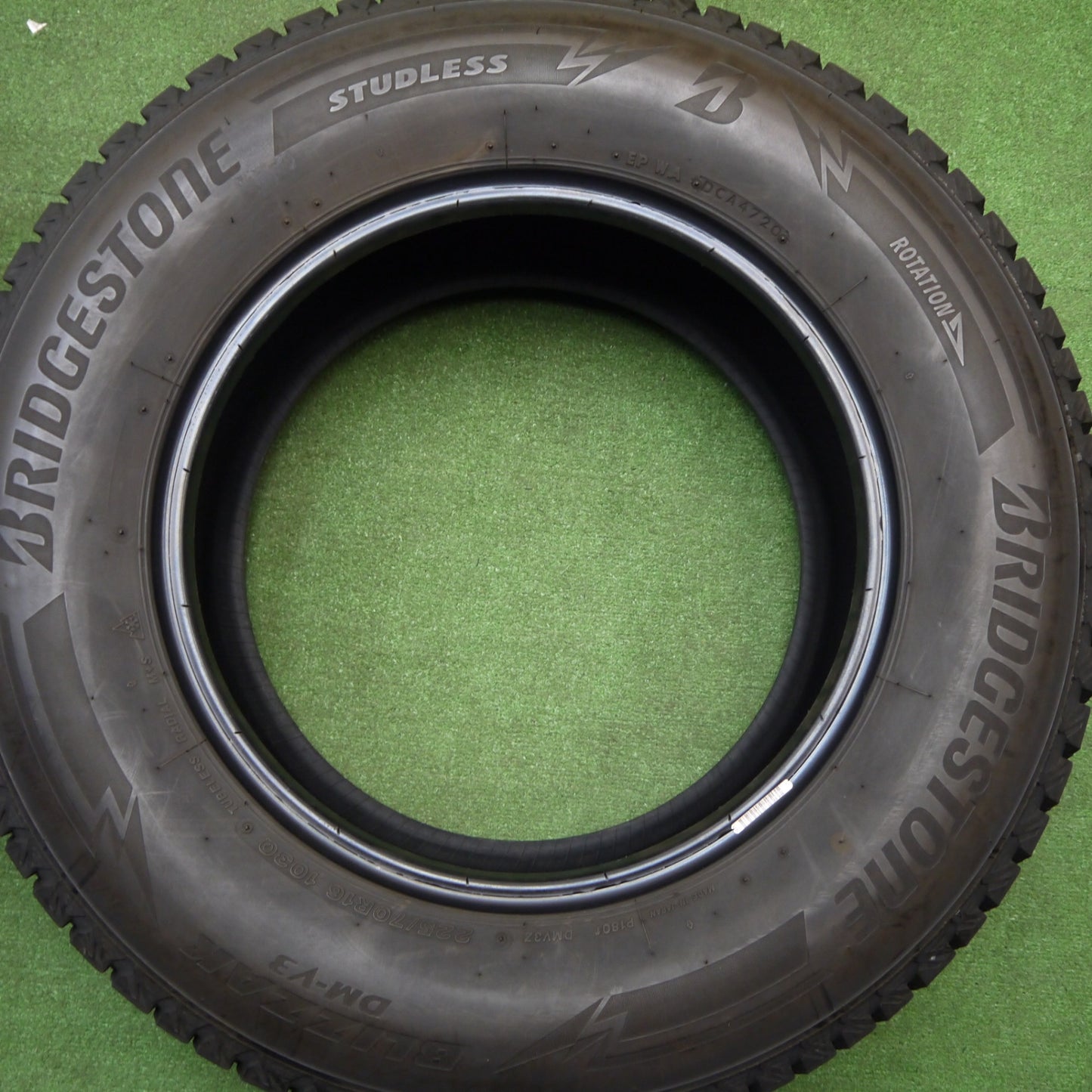 バリ溝！9分★スタッドレス 225/70R16 ブリヂストン ブリザック DM-V3 タイヤ 16インチ デリカ D:5 アウトランダー ハリアー RAV4 等★5121207Hスタ
