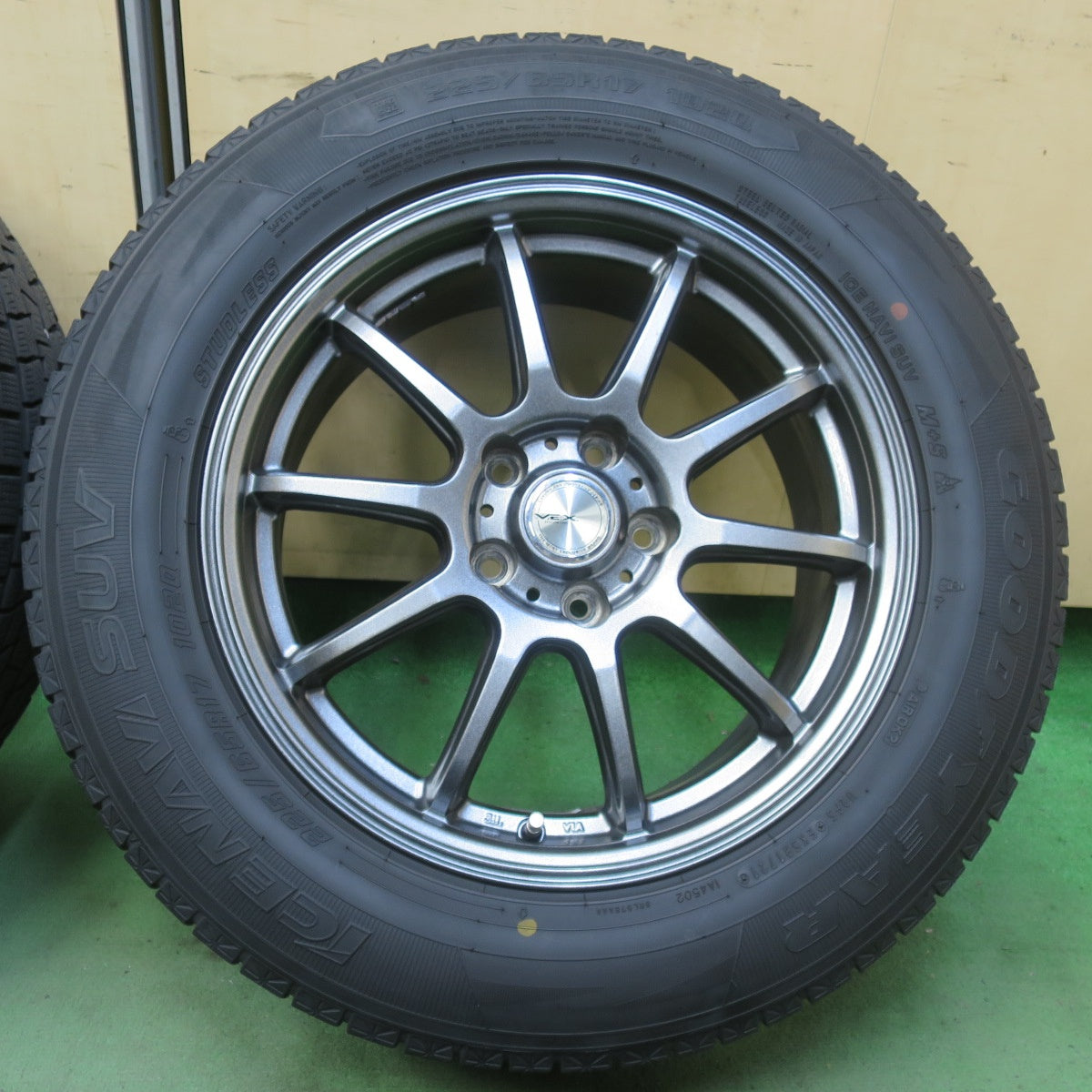 バリ溝！キレイ！9分◎スタッドレス 225/65R17 グッドイヤー アイスナビ SUV V.E.X. VEX 社外 アルミ 17インチ PCD114.3/5H◎6090901イス