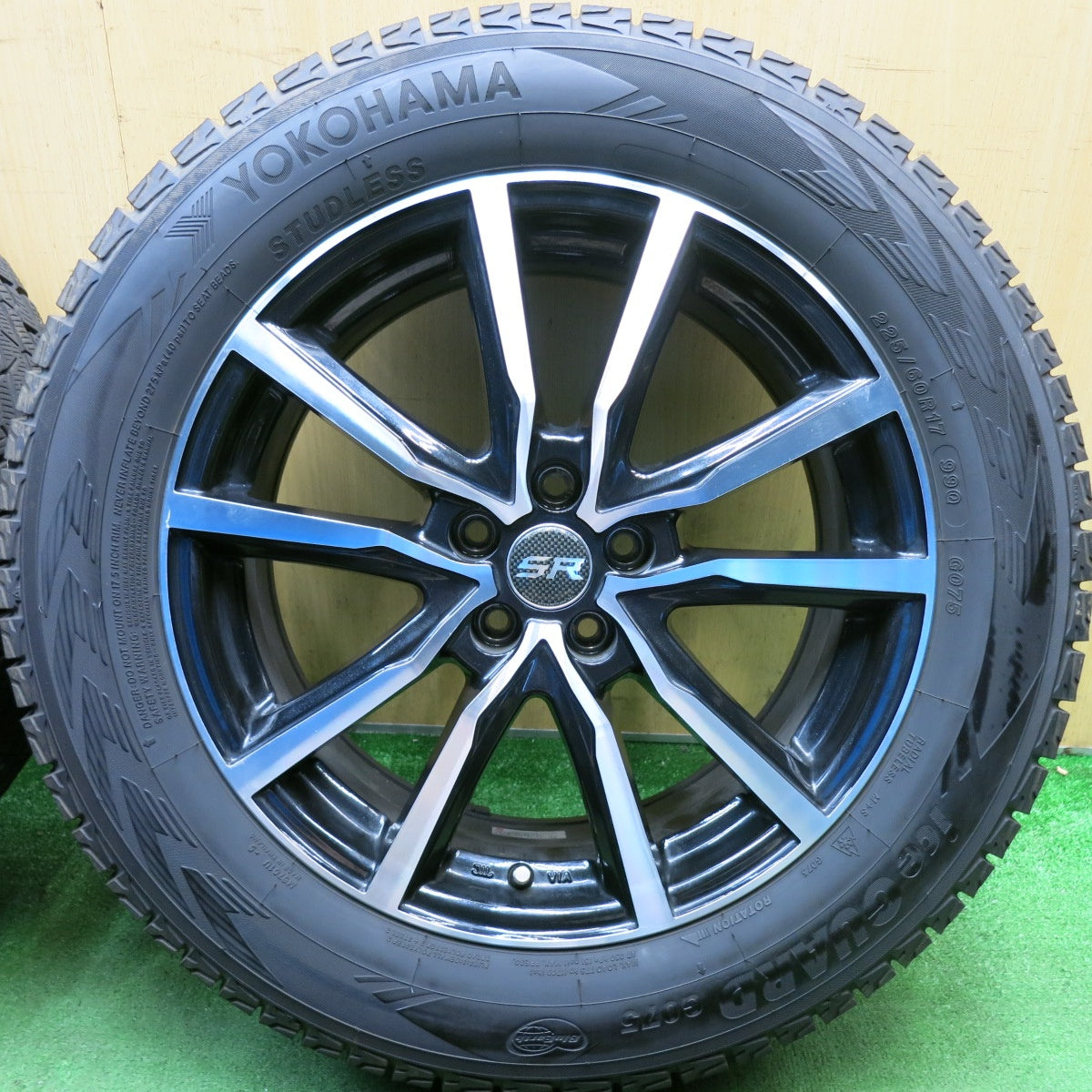 バリ溝！22年！キレイ！9.5分◎フォレスター XV 等 225/60R17 スタッドレス ヨコハマ アイスガード G075 STRANGER ストレンジャー 17インチ PCD100/5H◎6092406HAス