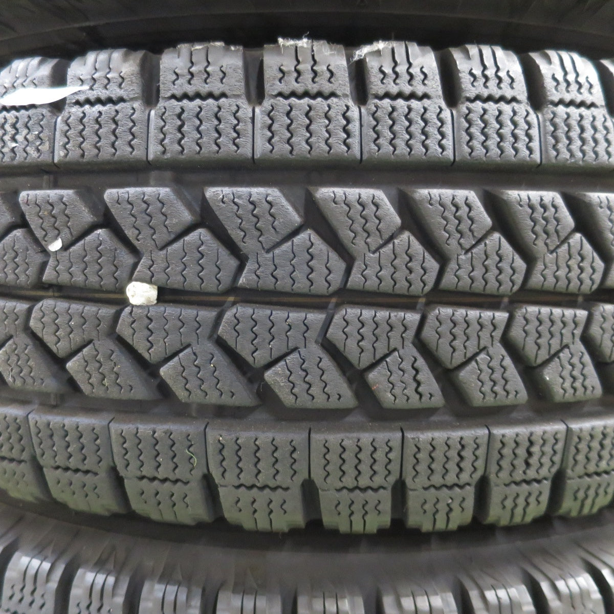 バリ溝！22年！キレイ！9分！6本★トラック 205/70R17.5 115/113L スタッドレス ブリヂストン ブリザック W979 TOPY スチール ホイール 113-9TC 17.5インチ PCD203.2/5H★6020601ナス