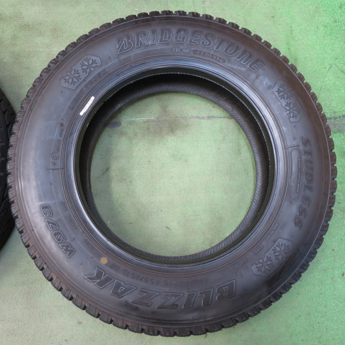 バリ溝！8.5分！6本★トラック タイヤ 175/75R15 103/101L スタッドレス ブリヂストン ブリザック W979 15インチ★6052511イスタ