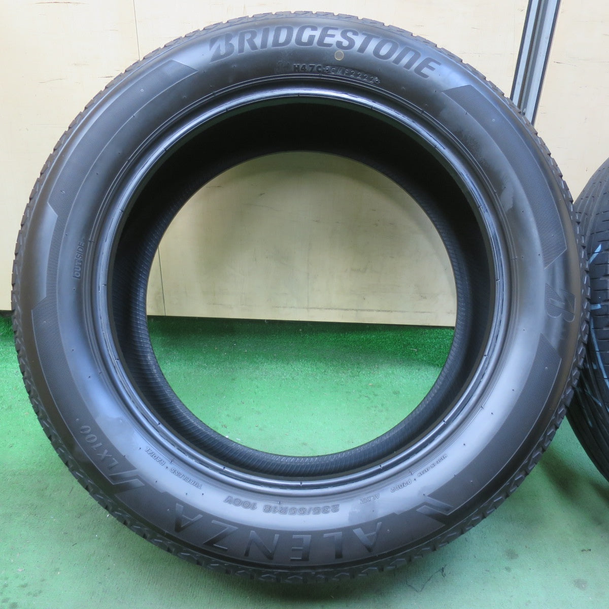 バリ溝！24年！9.5分★235/55R18 ブリヂストン アレンザ LX100 ALENZA タイヤ 18インチ ハリアー RAV4 等★6021101イノタ