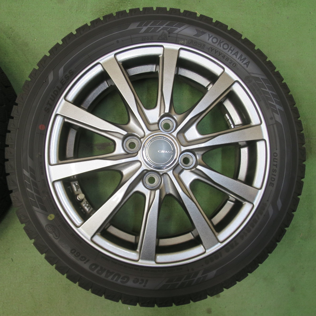 バリ溝！キレイ！9分★スタッドレス 165/55R14 ヨコハマ アイスガード iG60 GRASS グラス 14インチ 軽サイズ ライフ ゼスト 等 PCD100/4H★6040704イス