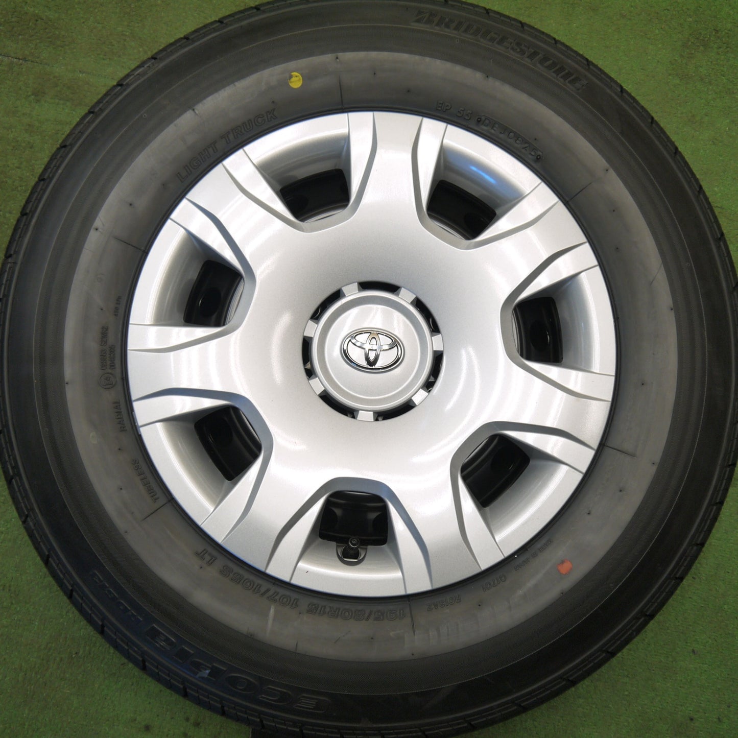 新車外し！25年★トヨタ 200系 ハイエース 純正 スチール 195/80R15 107/105S ブリヂストン エコピア RD613 15インチ PCD139.7/6H★6031105Hノ
